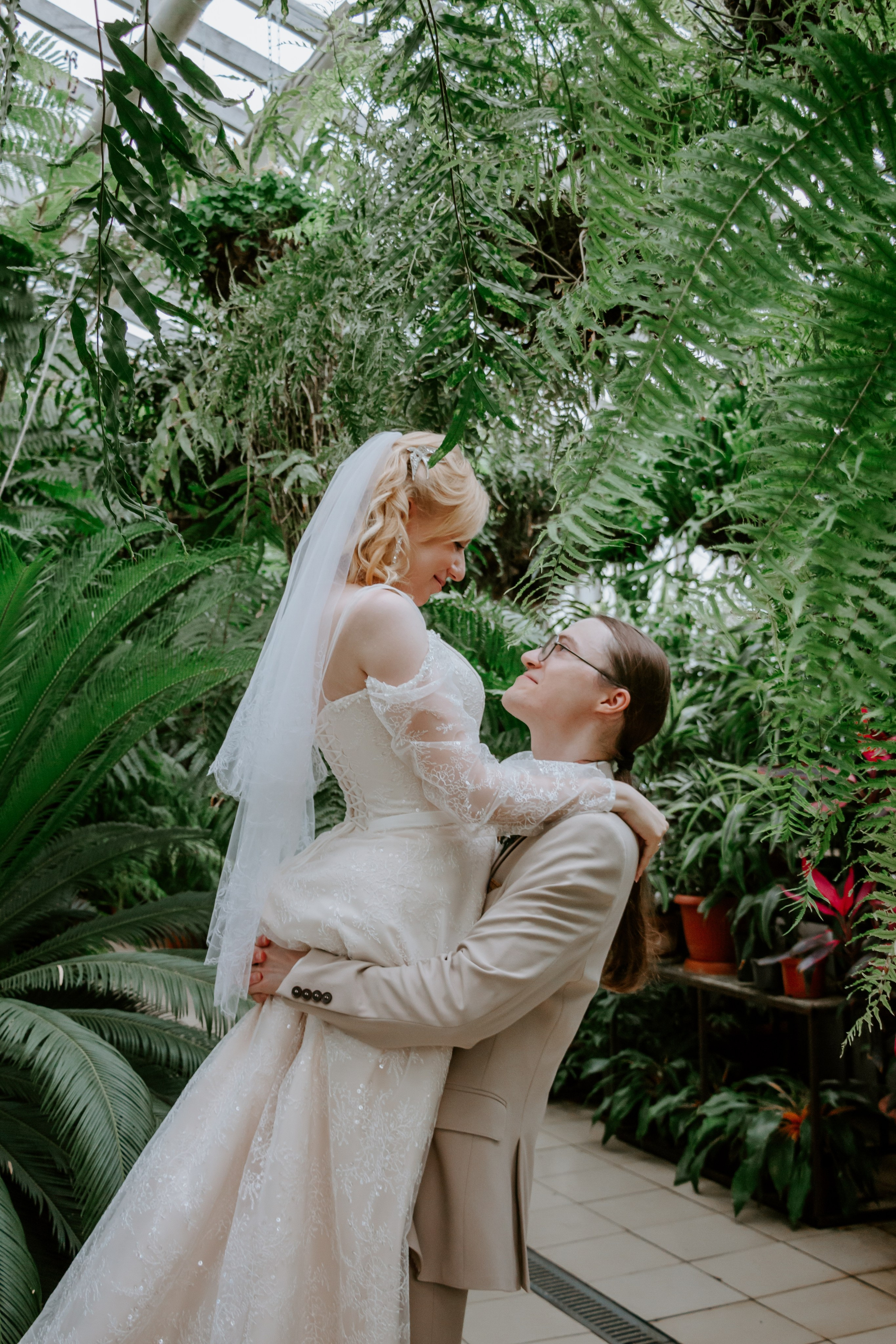 Свадебная фотосессия в оранжерее, Екатеринбург. Александр и Дарья. Фотограф в Екатеринбурге Пойгина Елена