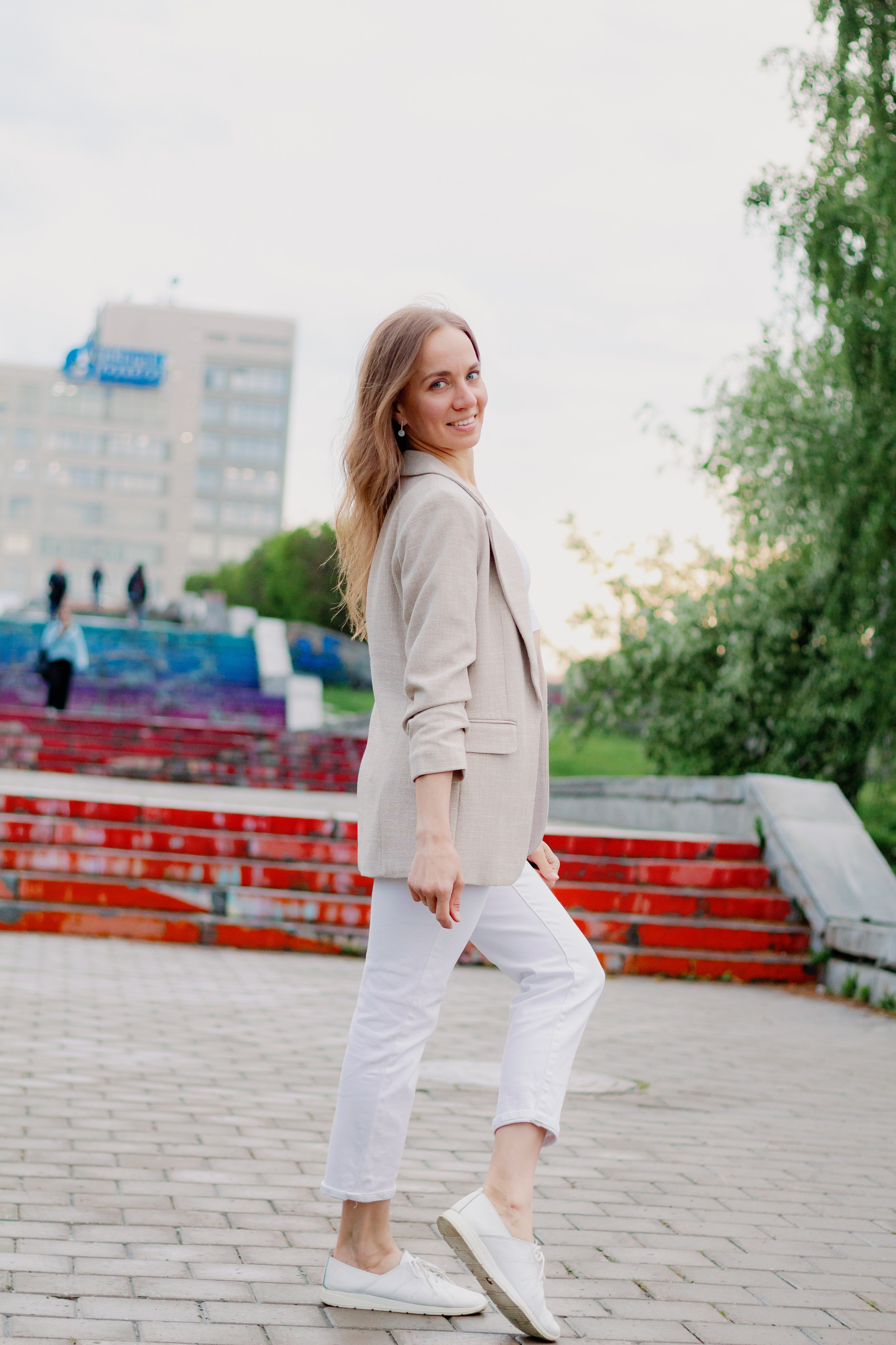 Фотосессия с цветущими яблонями, Екатеринбург. Фотопрогулка. Фотограф в Екатеринбурге Пойгина Елена