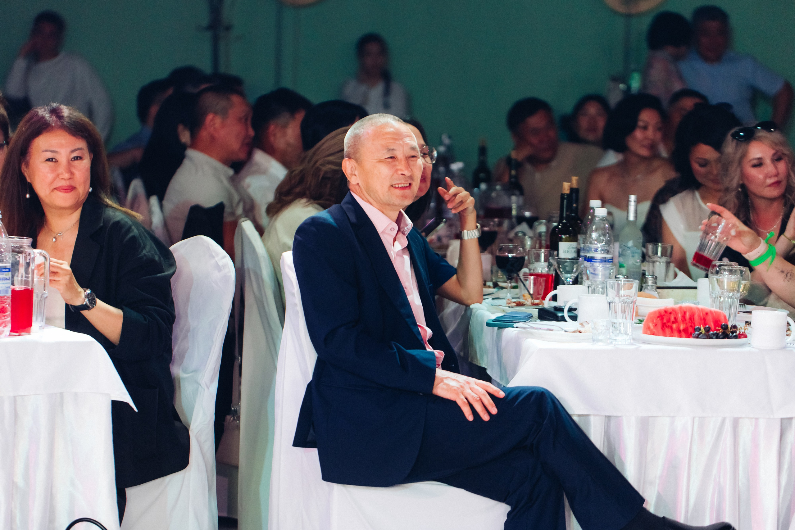 Выпускной вечер. 49 школа. Баран на корове. Свадебный и семейный фотограф в Улан-Удэ