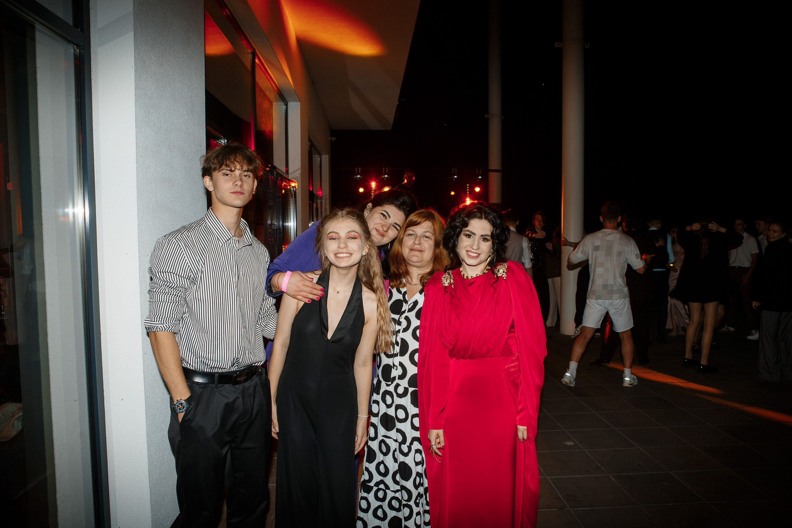 Выпускной Гимназия 12 2024 OpenHouse. Свадебный и портретный Фотограф в Липецке Дмитрий Котюков