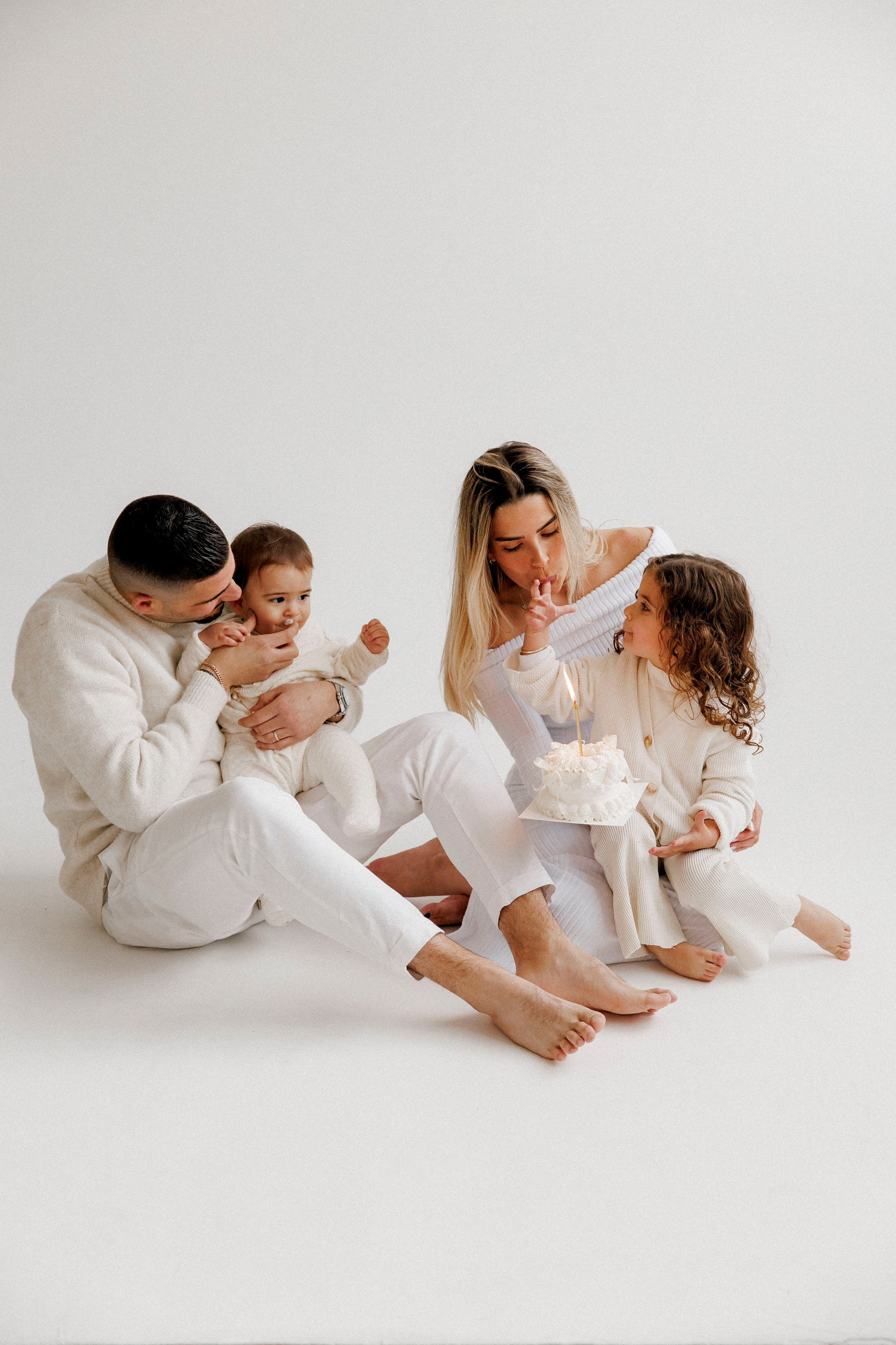 Family photoshoot in White Studio. Wedding and family photographer