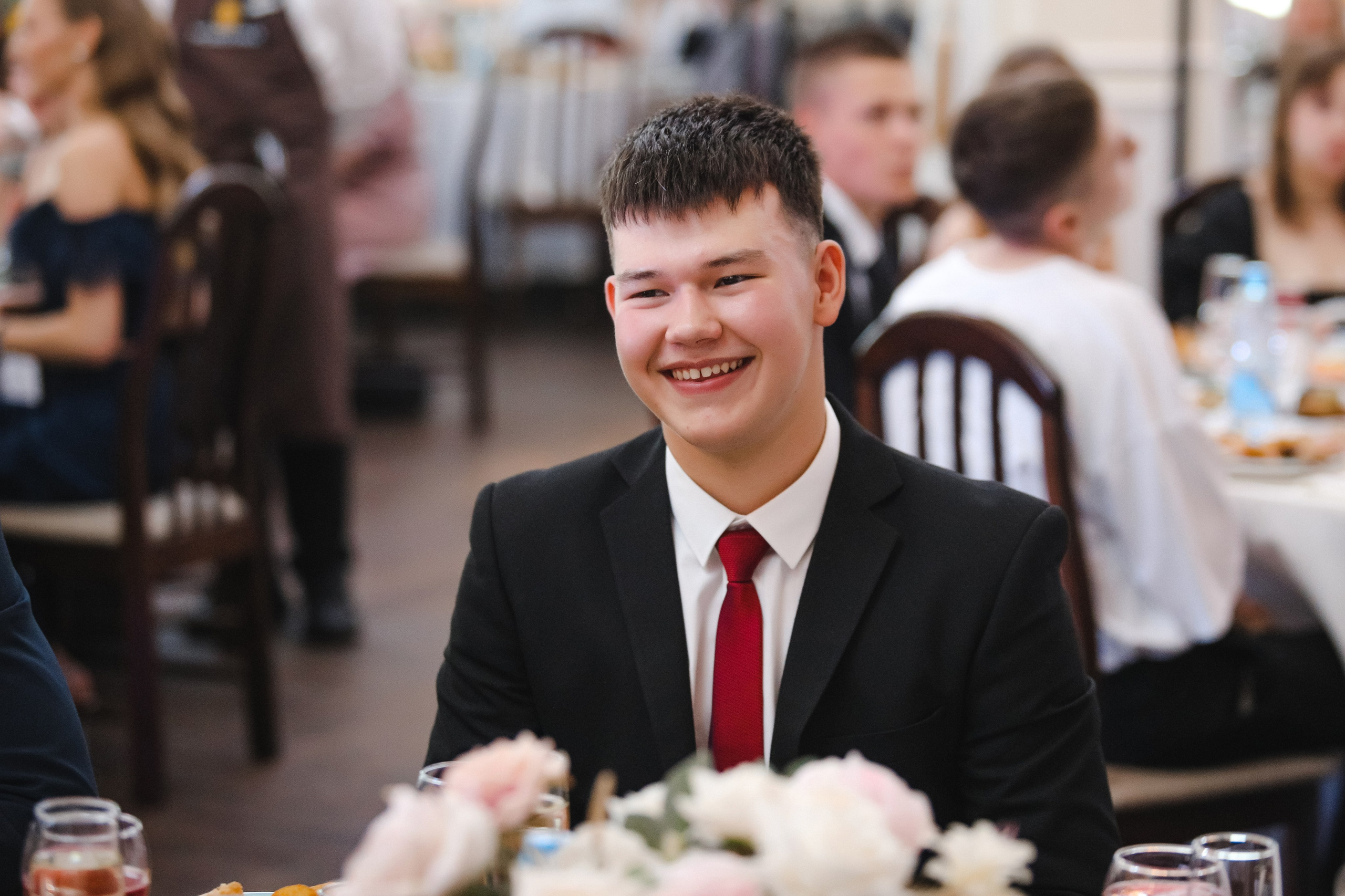 Выпускной Гимназия 1. Роман Урумбаев фотограф Нижневартовск