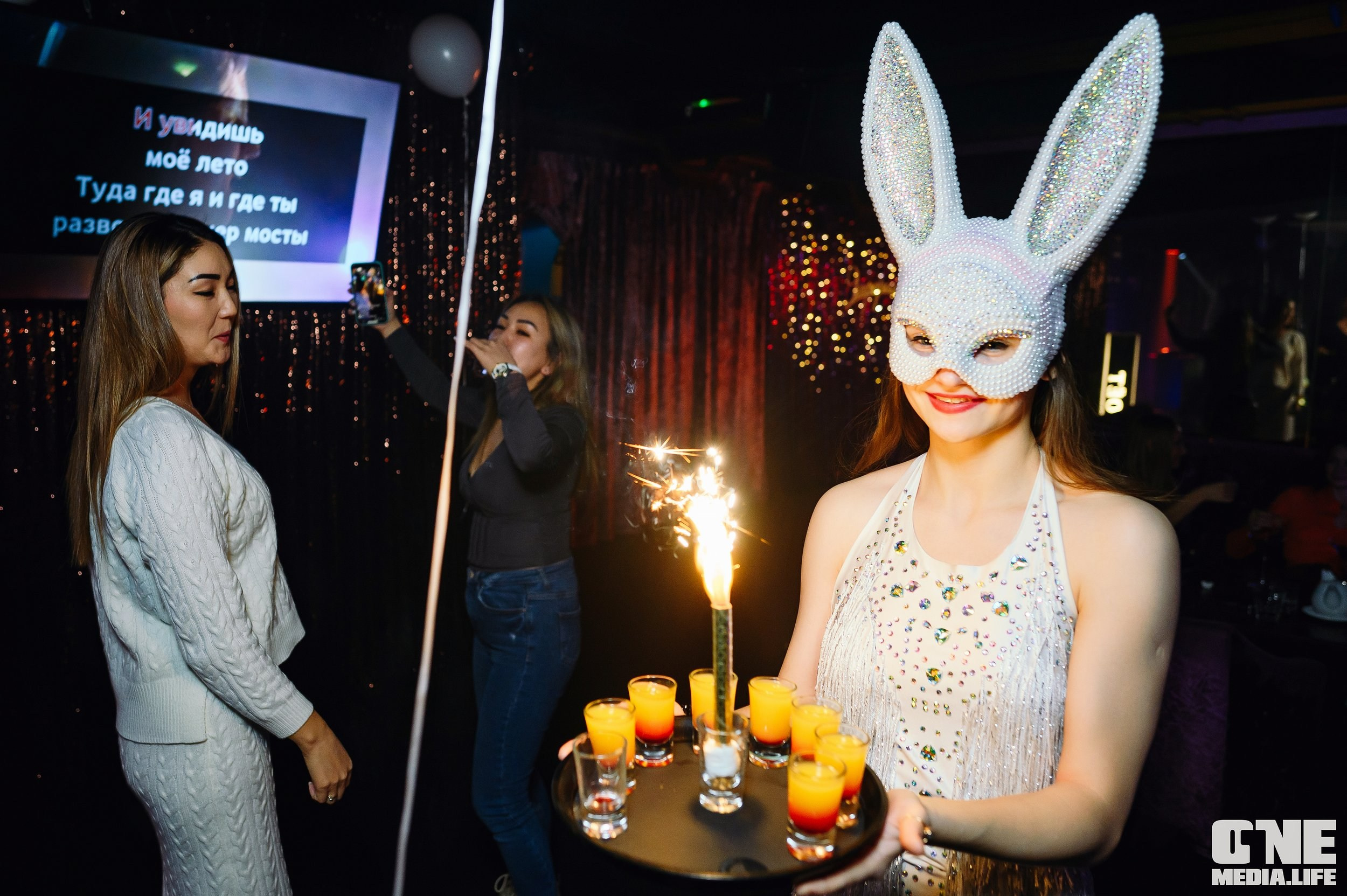 Фоторепортаж из караоке-клуба Эйфория. One Media Life: фоторепортажи, фотоотчеты с мероприятий и заведений