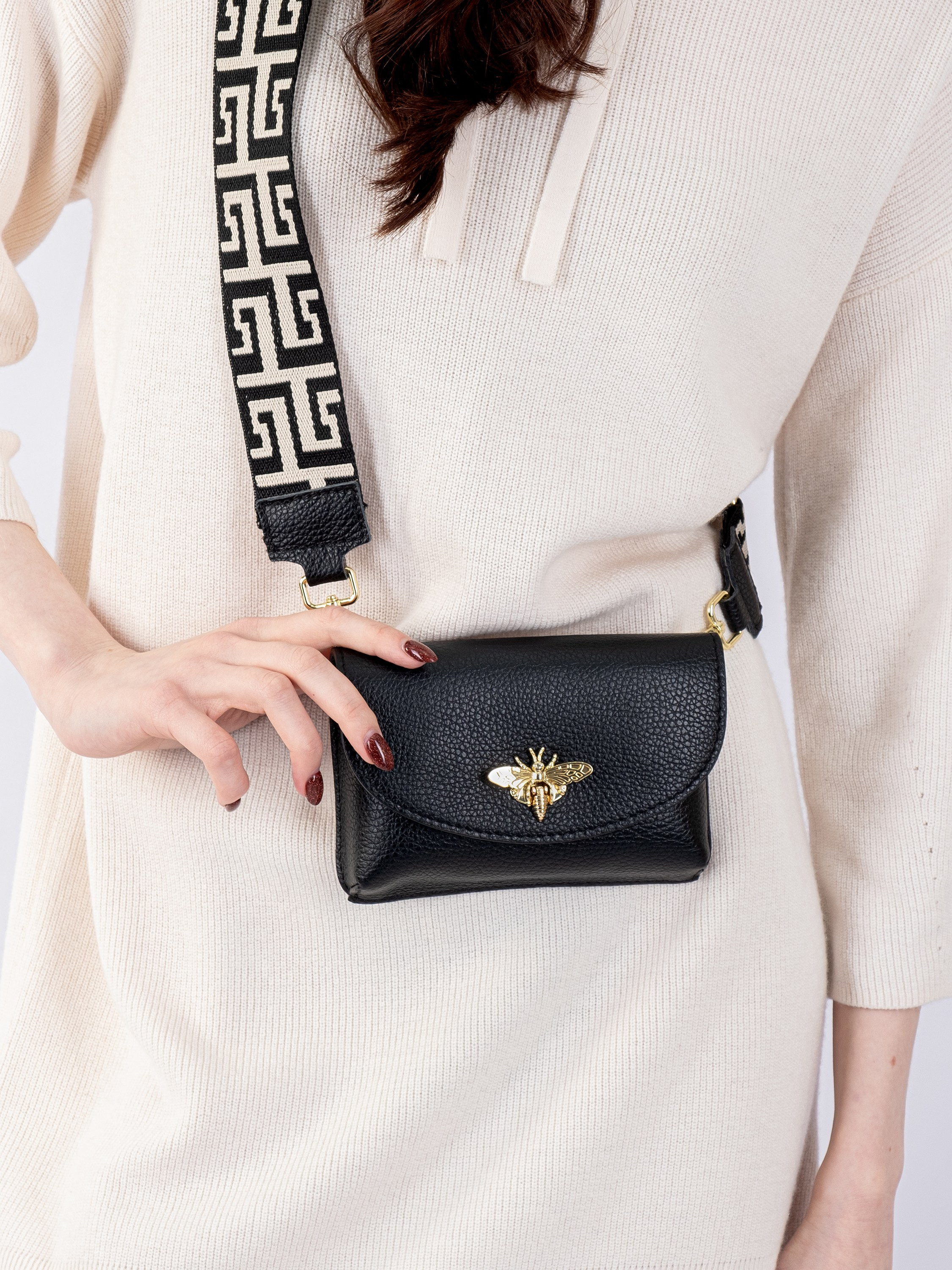 Предметная съёмка сумок для маркетплейсов. Предметный фотограф в Симферополе Антон Катунин