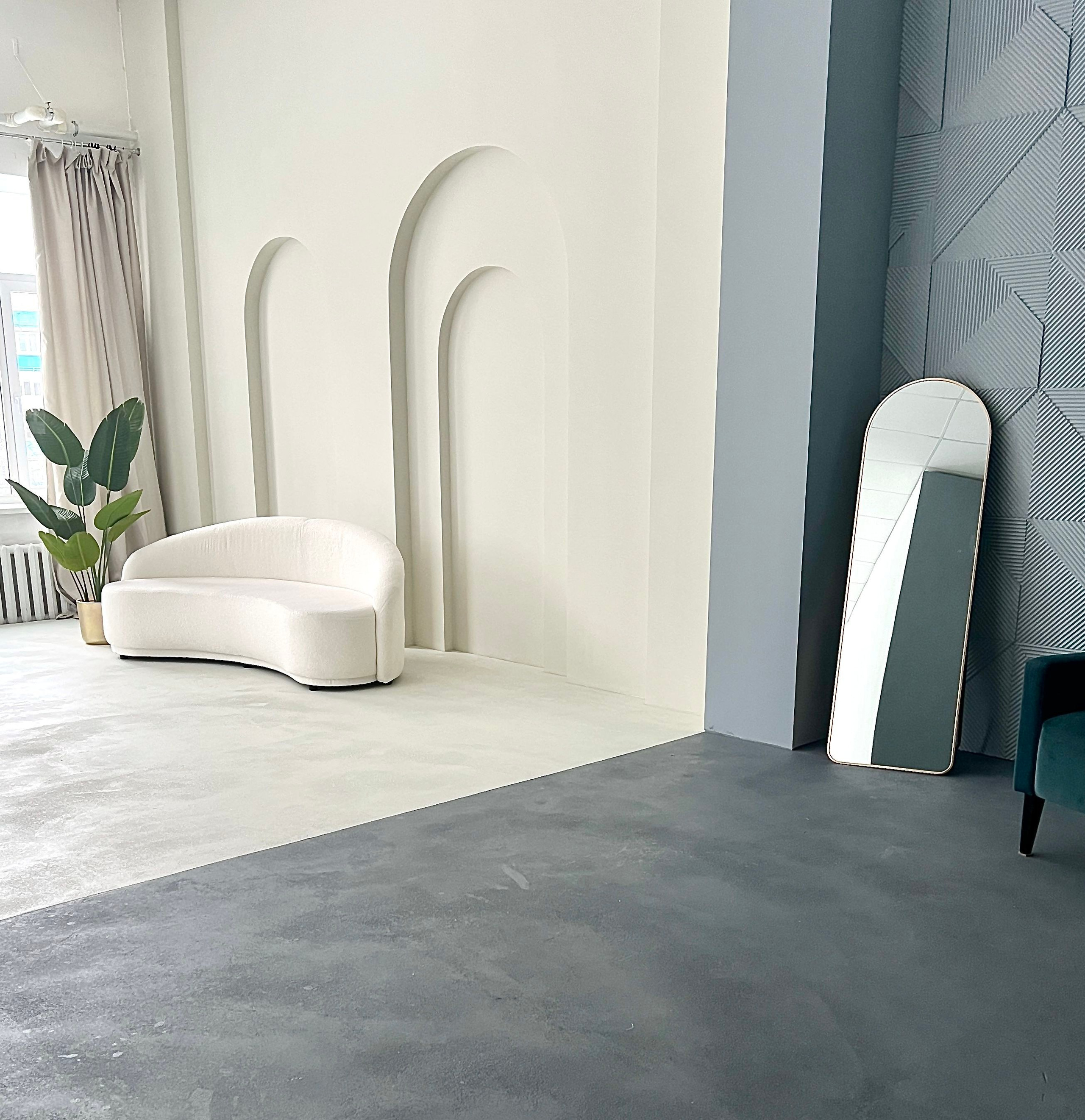 Зал «Софит» с угловой циклорамой. Фотостудия «PurPur»