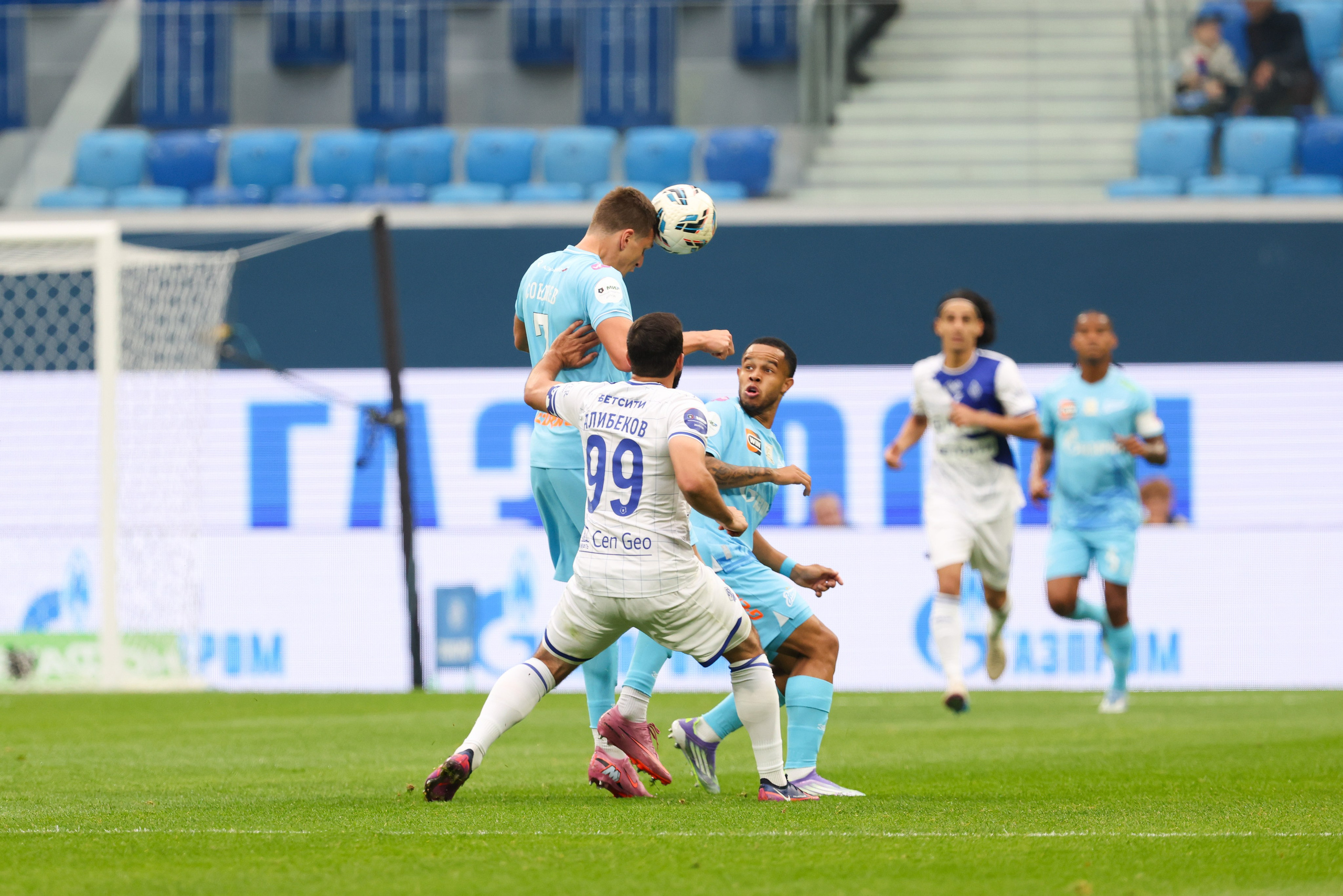 ФК «Зенит» — ФК «Динамо» Махачкала 23.08.2025. Спортивный и репортажный фотограф Антон Тереханов