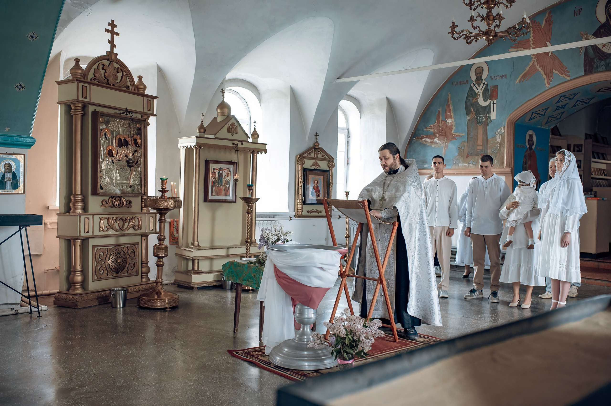 Крещение Машеньки в Свято-Троицком соборе Емельяново. Фотографы крещения/венчания  Красноярск Татьяна и Вячеслав Переваловы