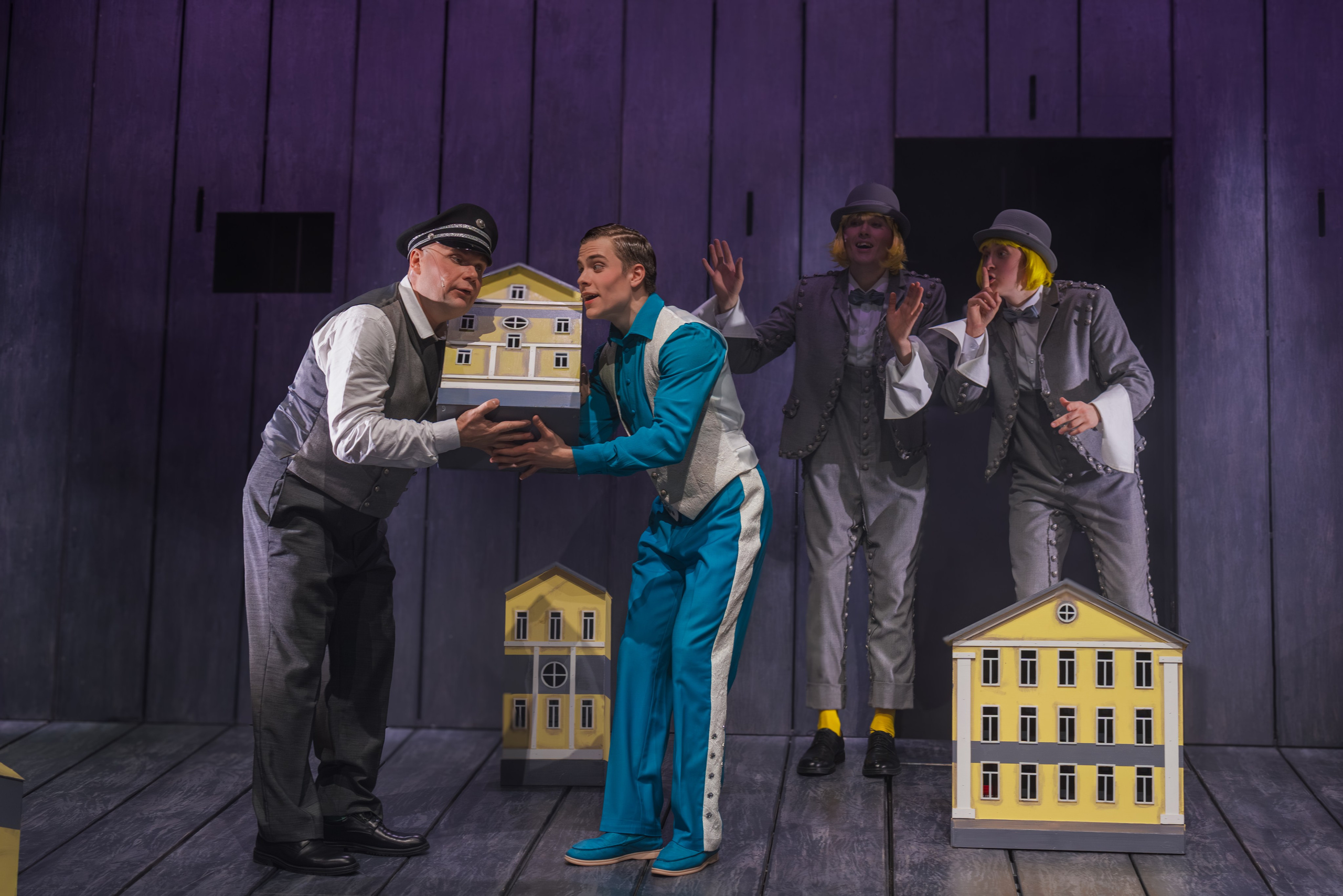 Театр Терезы Дуровой: Ревизор. Сайт фотографа Сергея Абрамова