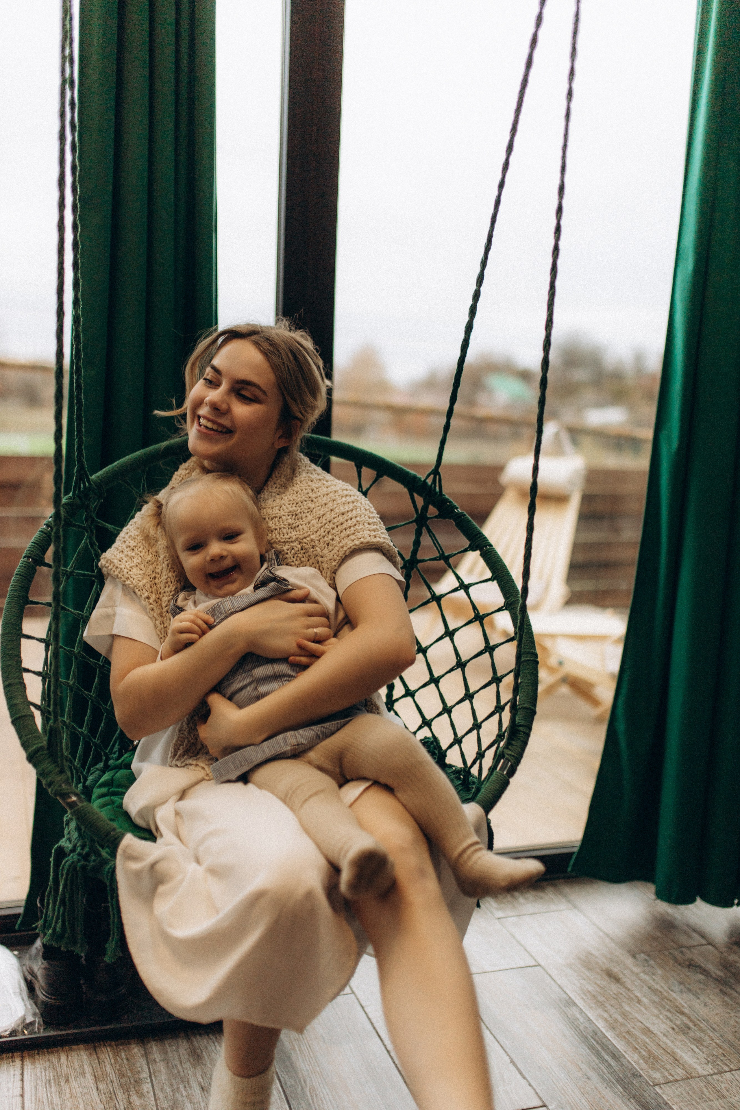 Алиса и мама. Семейный фотограф Губкин/Старый Оскол