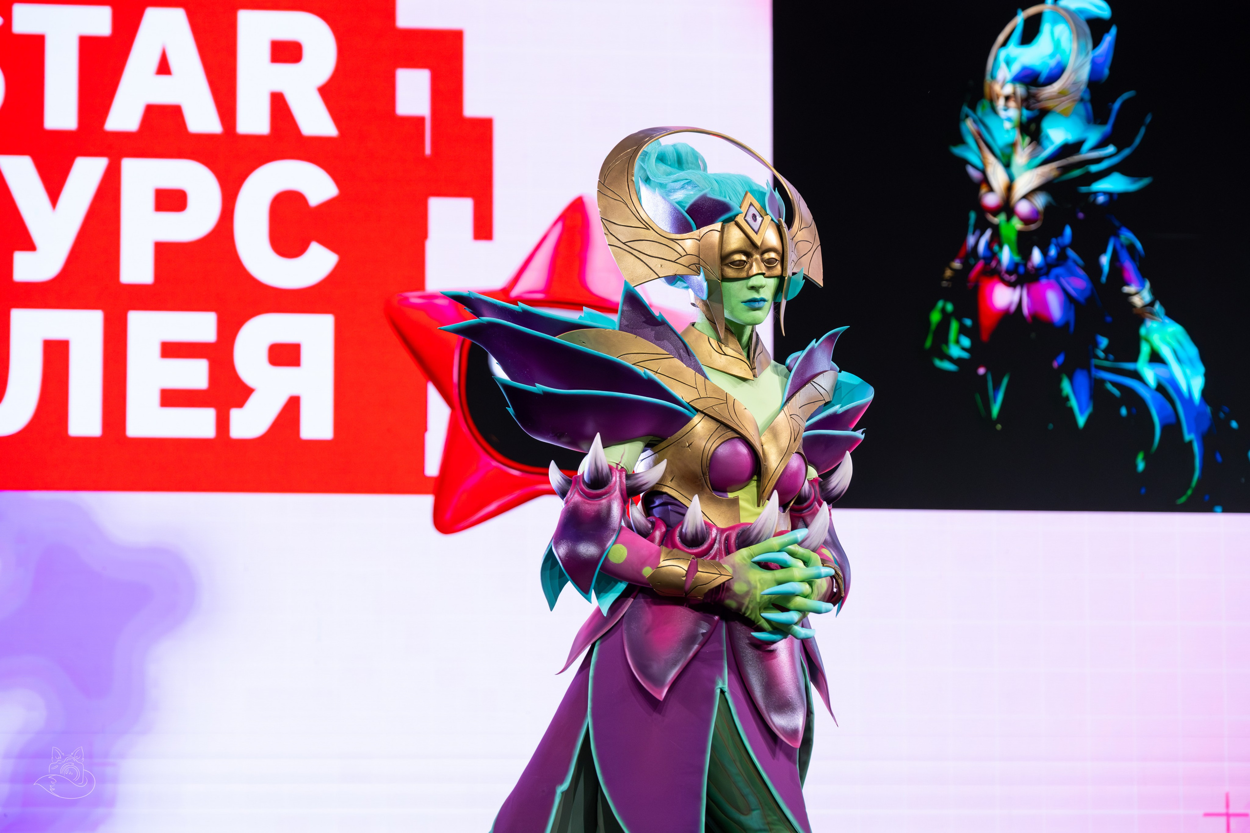 Сцена РЭД ЭКСПО 2024. Косплей фотограф