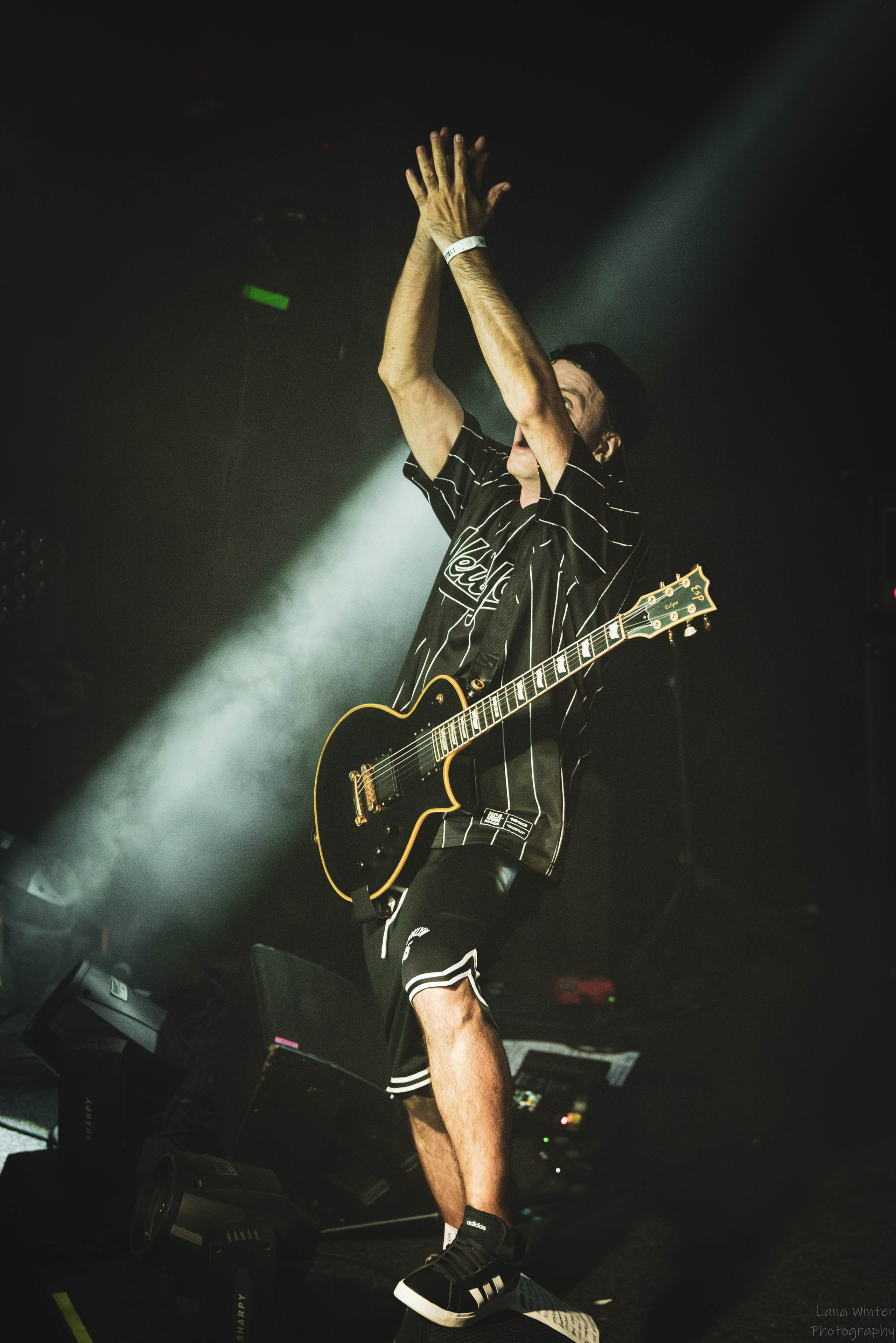 7000$ (29 июня 2025 года, Москва, клуб Урбан). Фотограф Светлана Блинова, Москва и Московская область