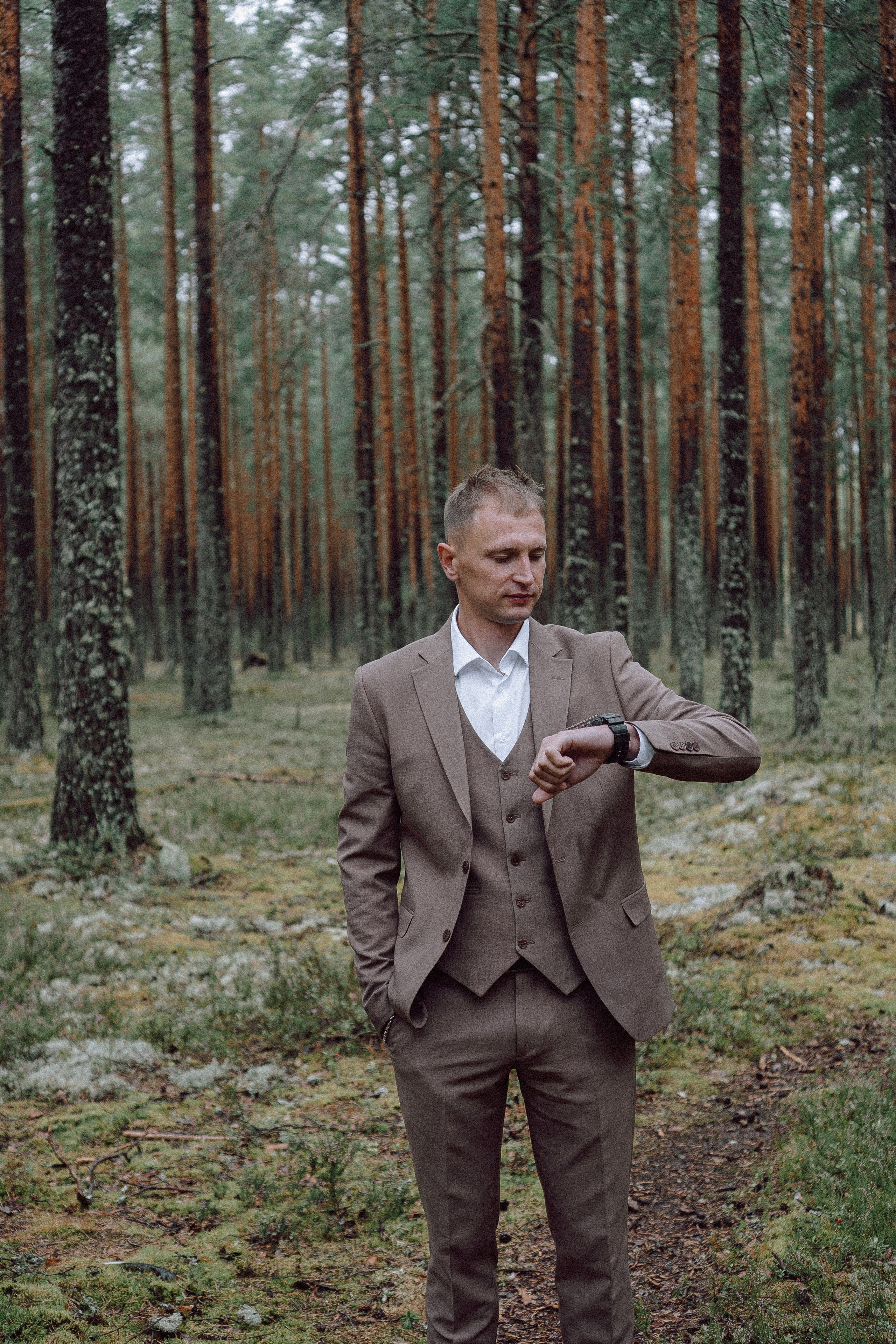 СВАДЕБНАЯ ФОТОСЕССИИЯ ПАРЫ В ГОРОДЕ ПРИОЗЕРСК В СОСНОВОМ ЛЕСУ И С ПИКАПОМ. Профессиональный фотограф, Санкт-Петербург — Виктория Богомолова