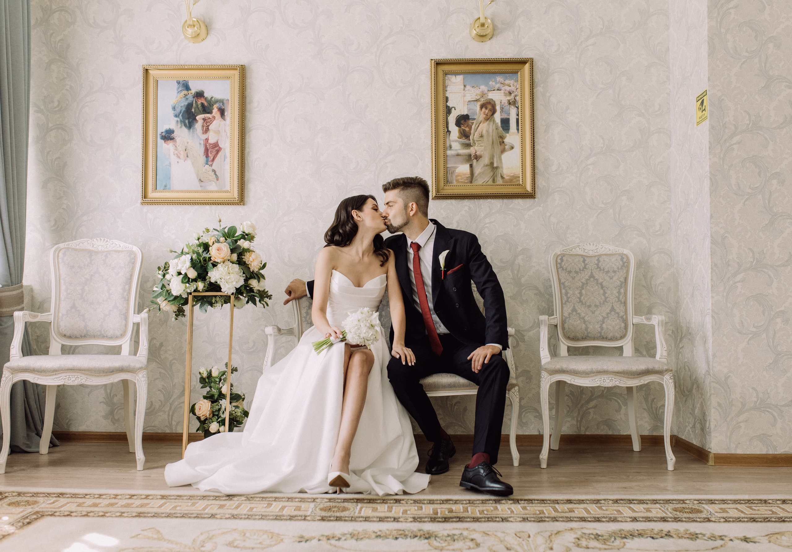 Прогулки во время свадебного банкета. Happiness is in the moments