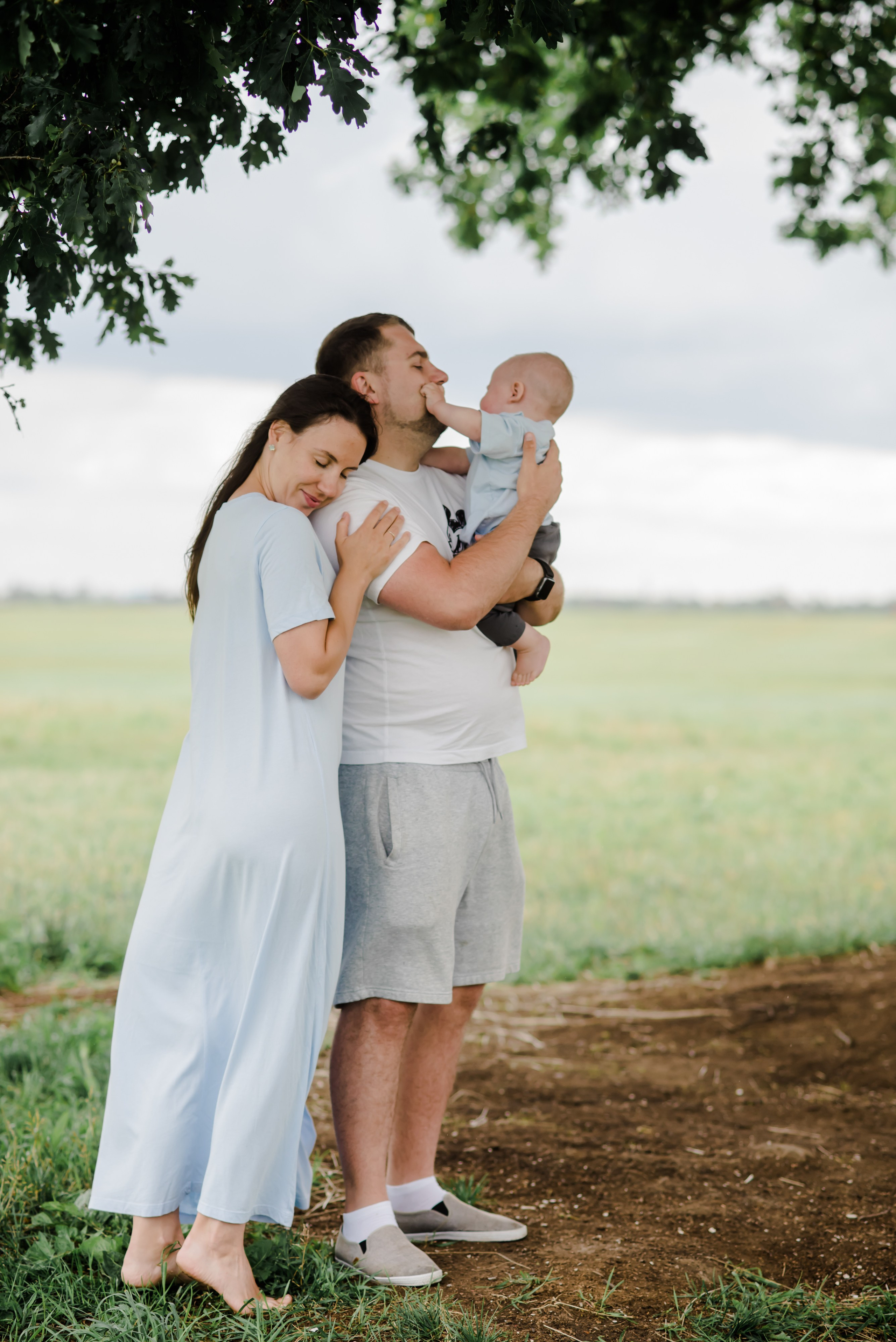 Анна и ее семья, фотосессия в поле. Свадебный и семейный фотограф Евгения Кононова