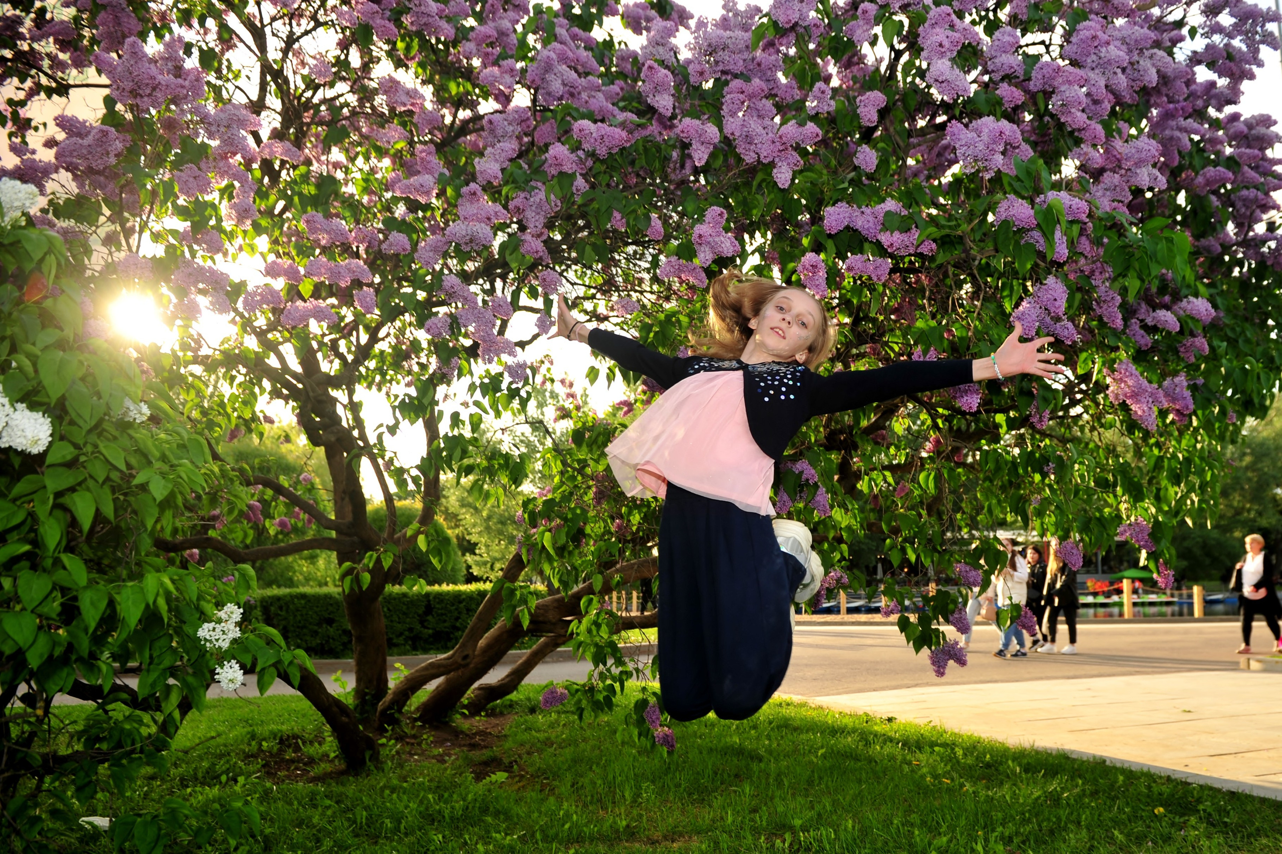 Выпускной для 4-го класса в Парке Горького на улице и в кафе. Свадебный и семейный фотограф в Москве Ирина Гончарова