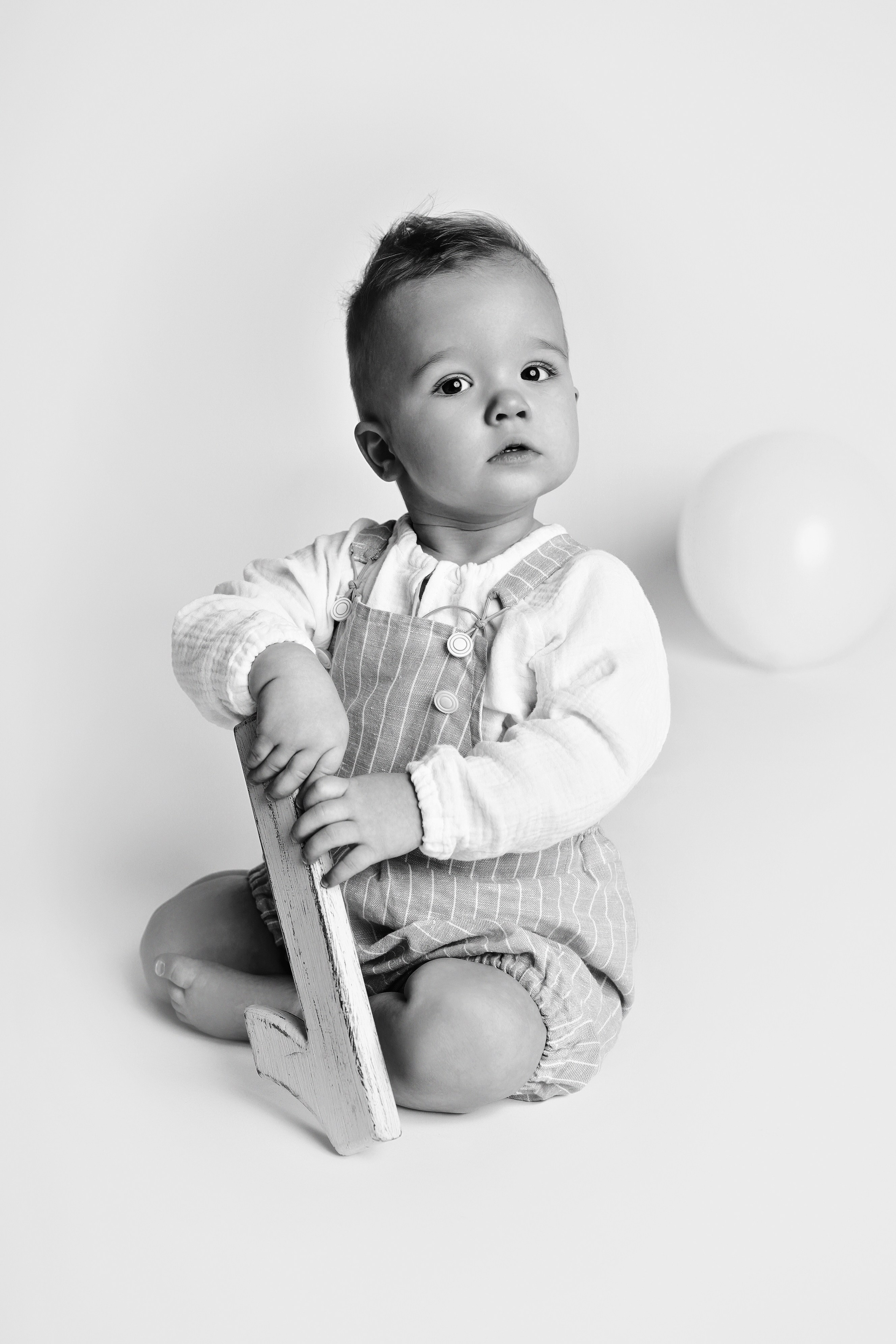 ФОТОСЕССИЯ ПЕРВОГО ГОДИКА для мальчика в стиле МИНИМАЛИЗМ. Фотограф новорожденных беременных в Тюмени Ткачук Татьяна