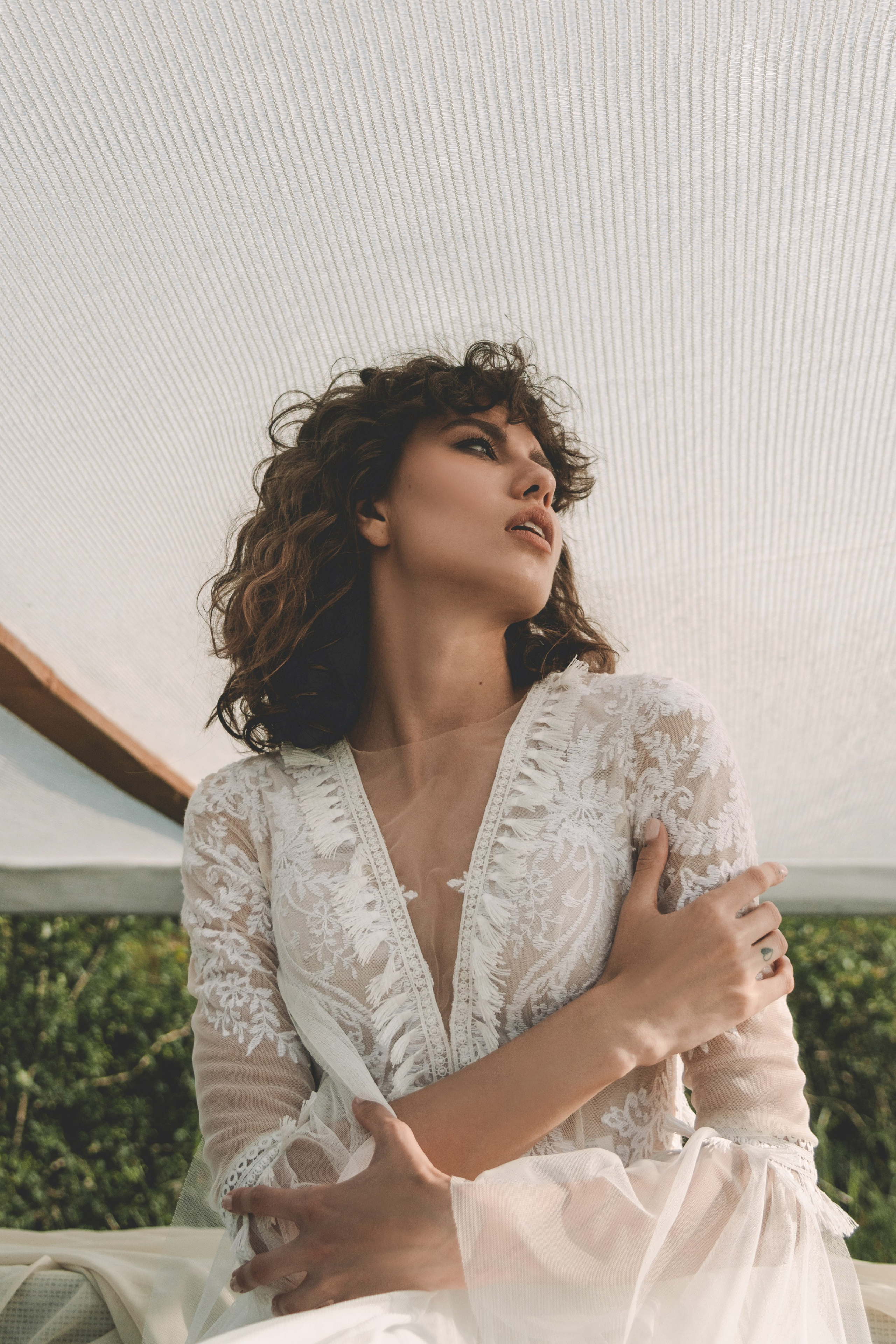 Свадебная фотосессия в Щелкино ,Бухта Космонавтов. Выездная церемония на берегу моря Крым. Свадебный и семейный фотограф и видеограф, Крым, Москва, Санкт -Петербург