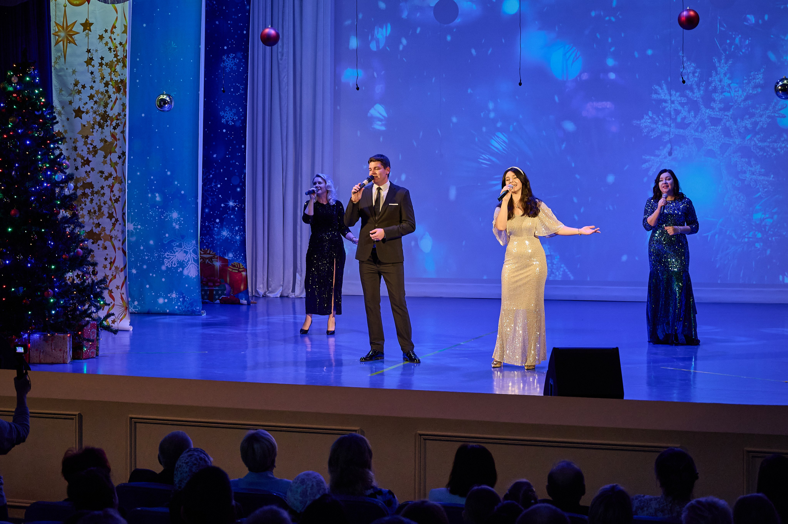 НГ концерт в Марьиной роще. Жизнь курорта Кабардинка в фотографиях