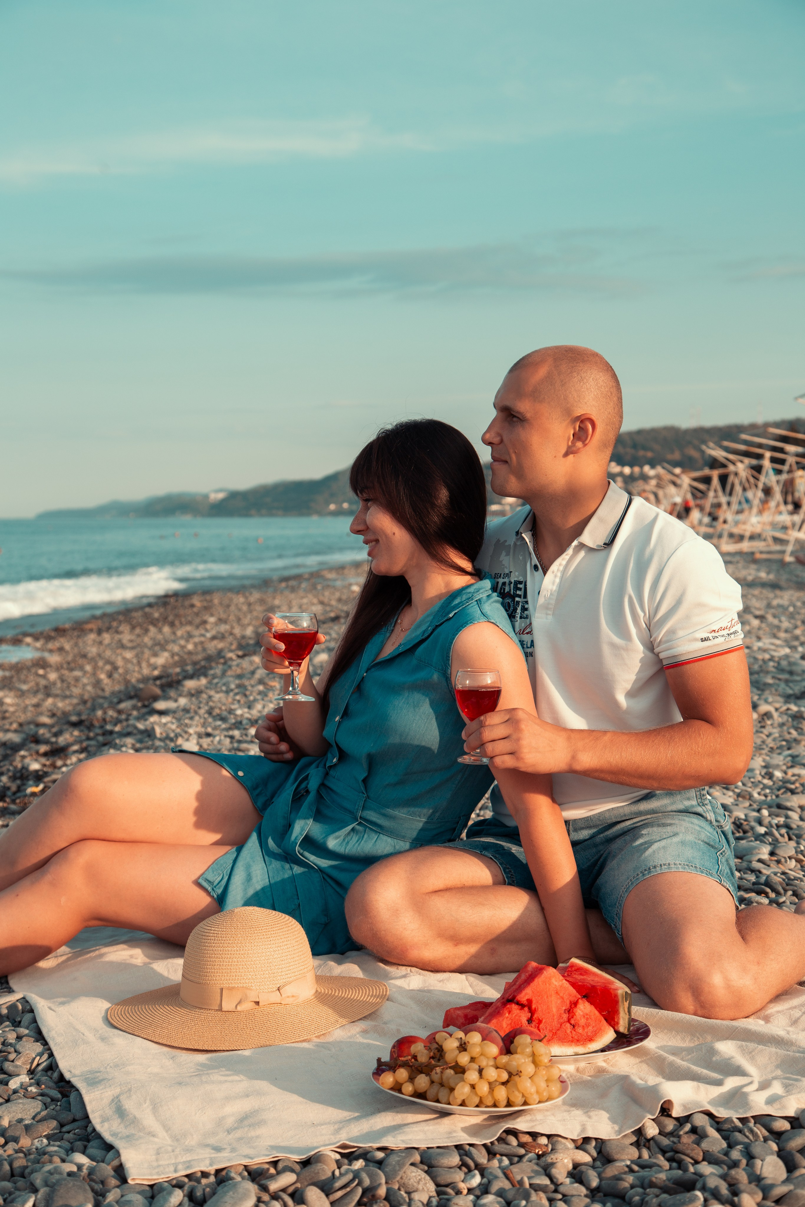 Завтрак у моря в Лоо на пляже «Горный Воздух». Семейный фотограф в Сочи, Лоо, Дагомысе, Вардане Кучумова Олеся