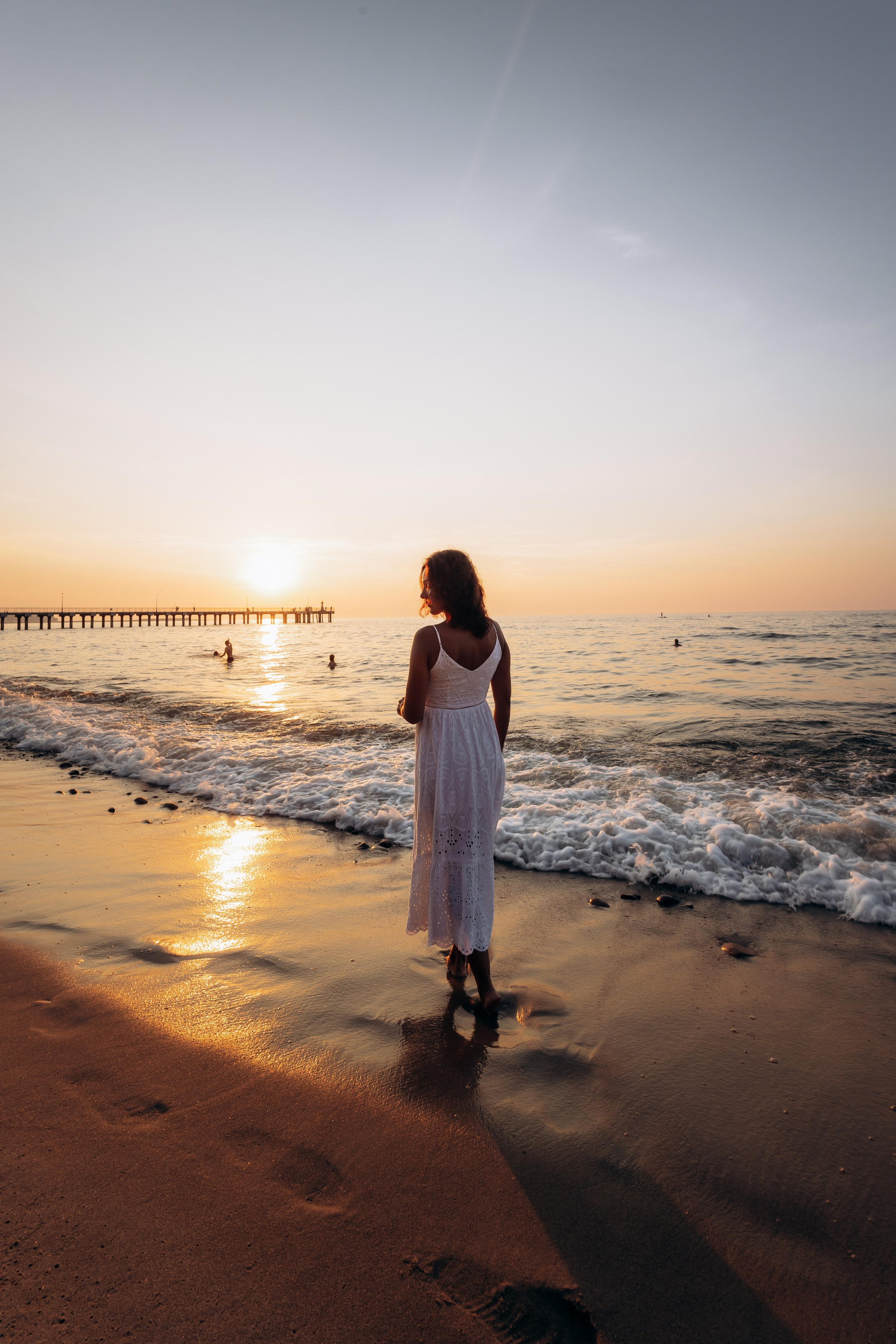 Подруги Пионеский Сосновый бор закат. Фотограф в Калининграде свадебная фотография, репортажная, фотосессии