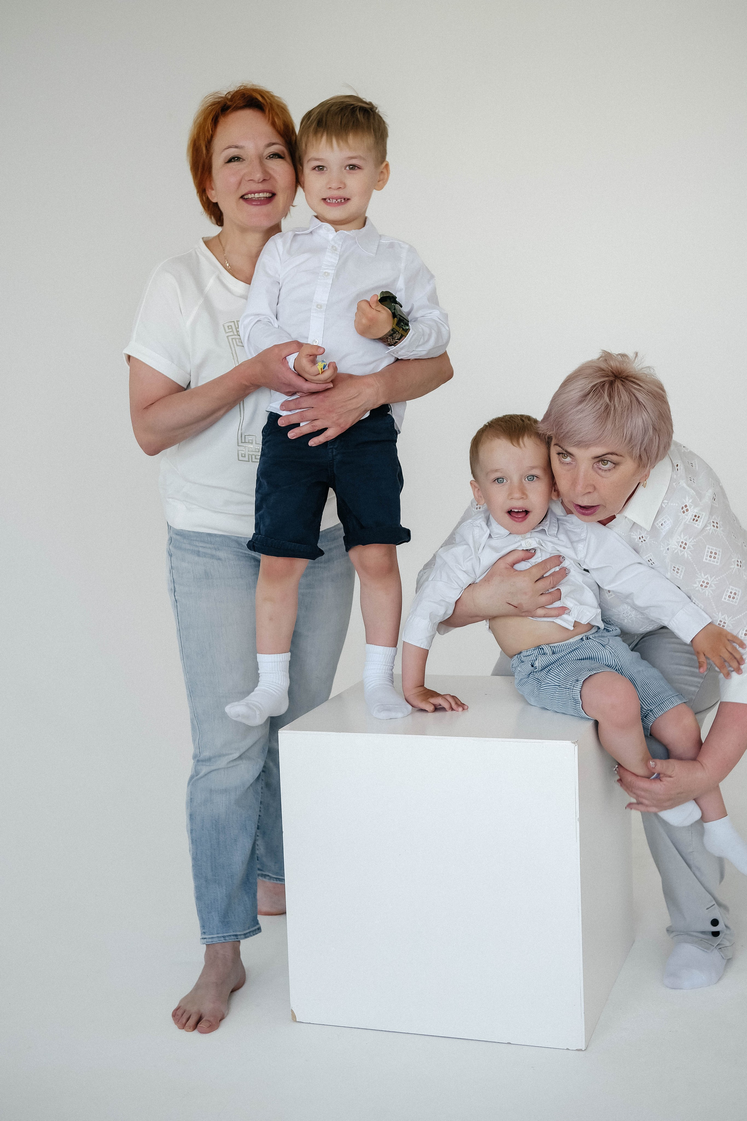 Большая семейная на циклораме. Главная