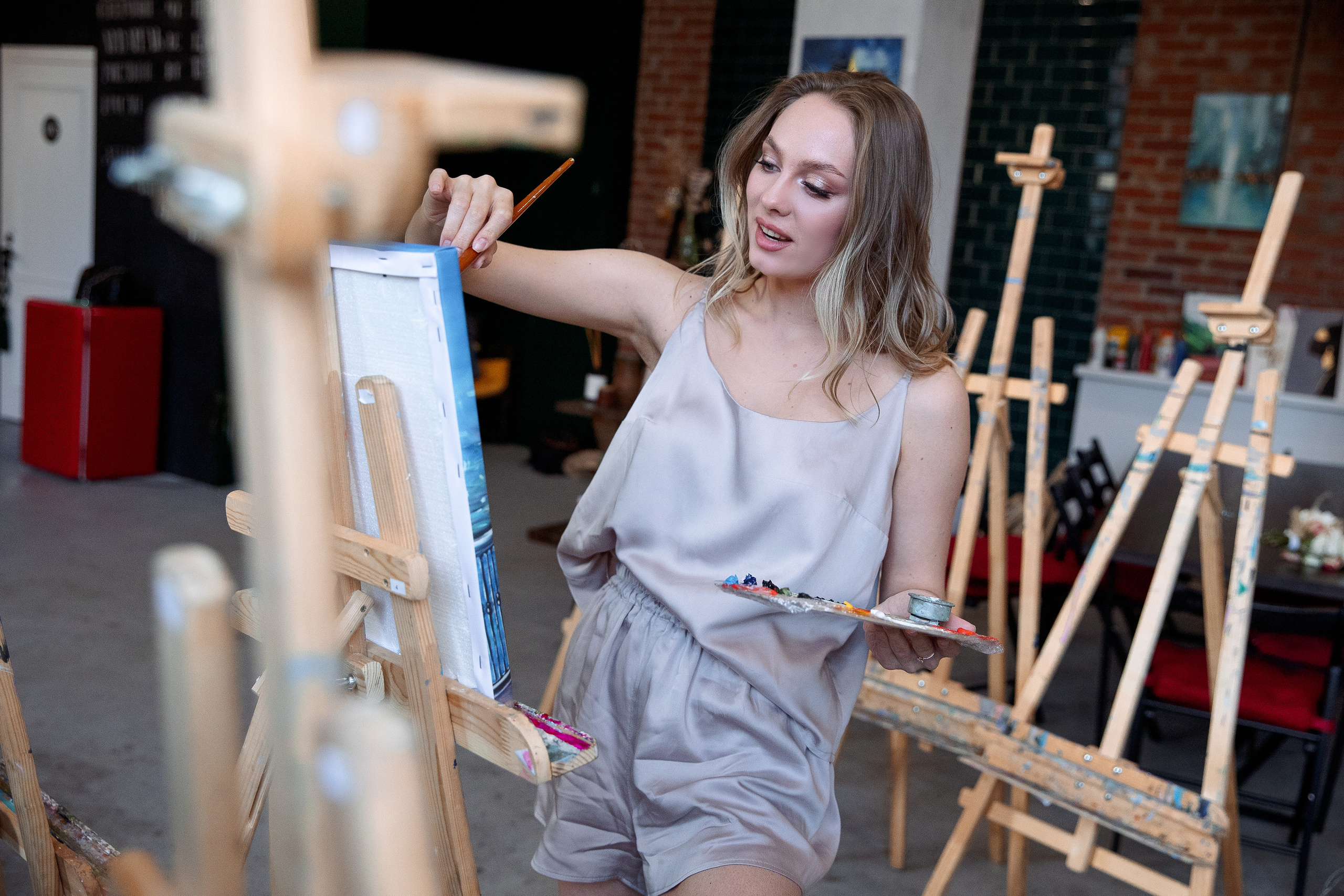 Утро невесты в художественной мастерской. Свадебный и семейный фотограф в Челябинске Юлия Ишимова