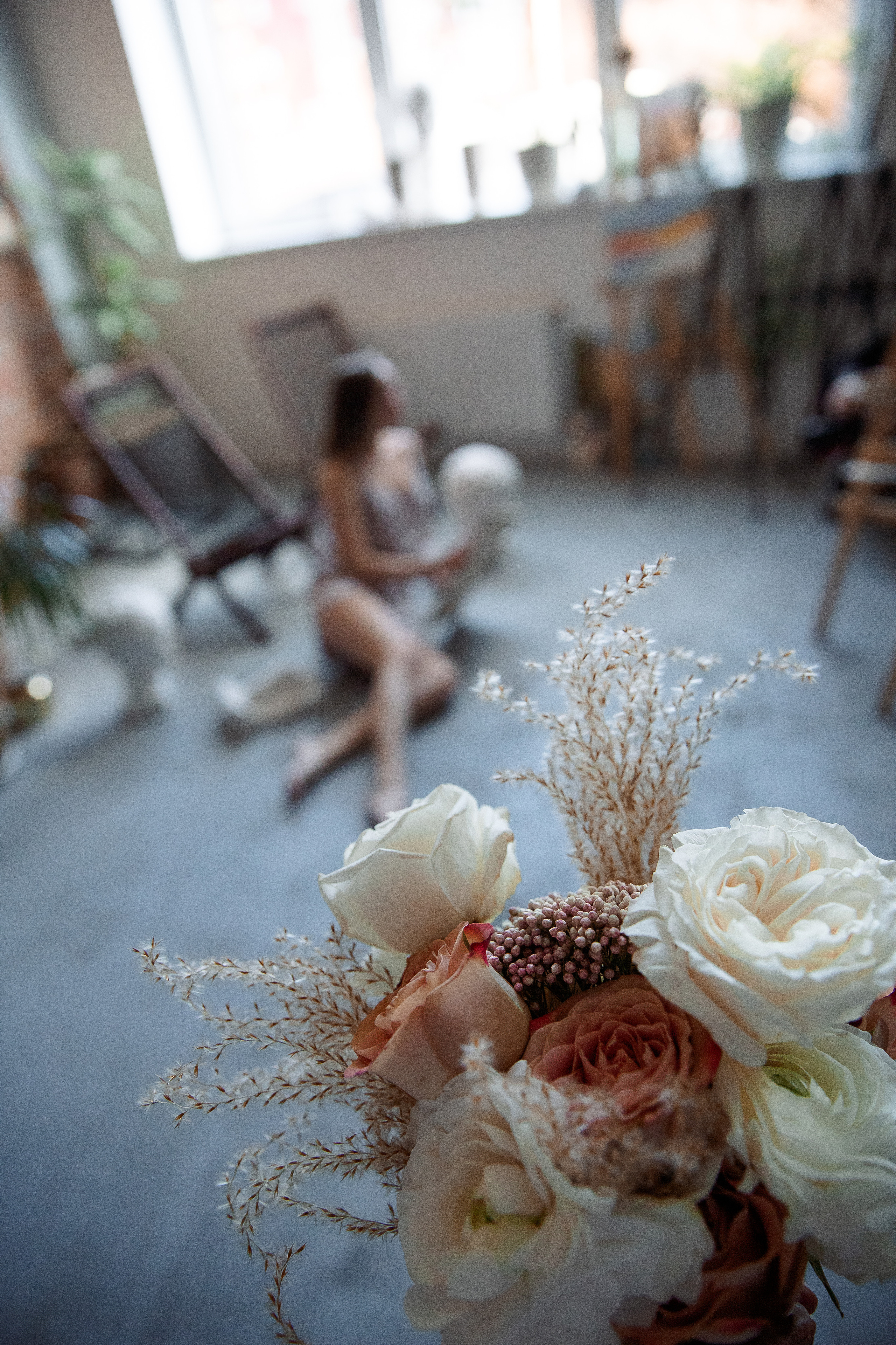 Утро невесты в художественной мастерской. Свадебный и семейный фотограф в Челябинске Юлия Ишимова