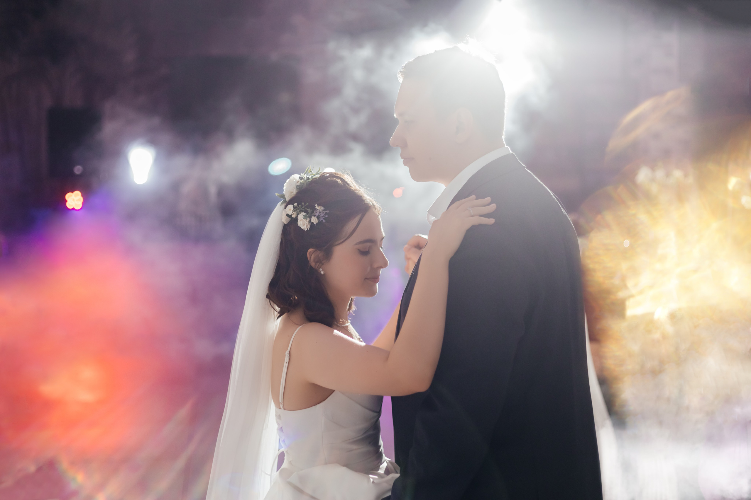 Певый танец молодоженов