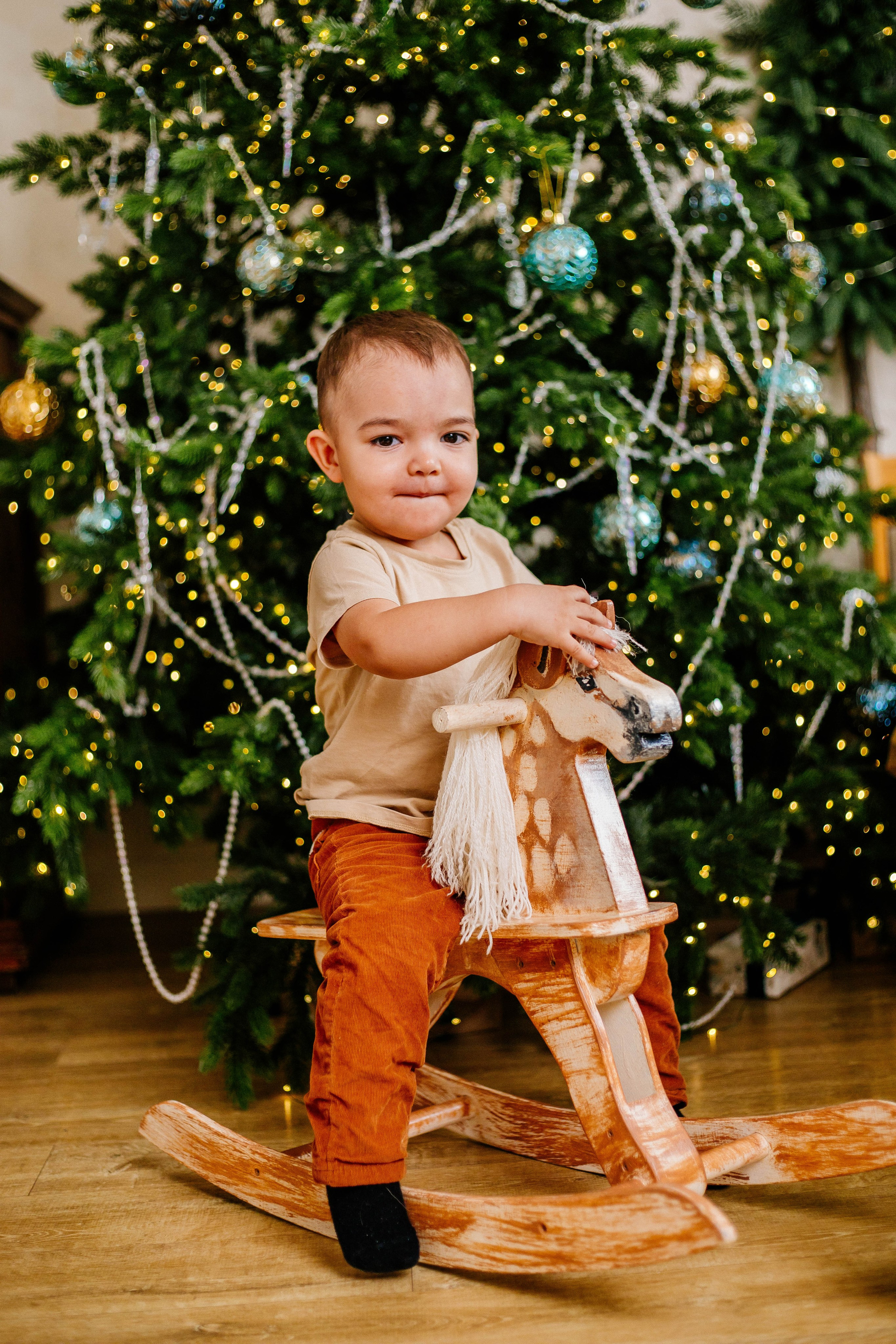 Лев с семьей. Рыжова Тамара