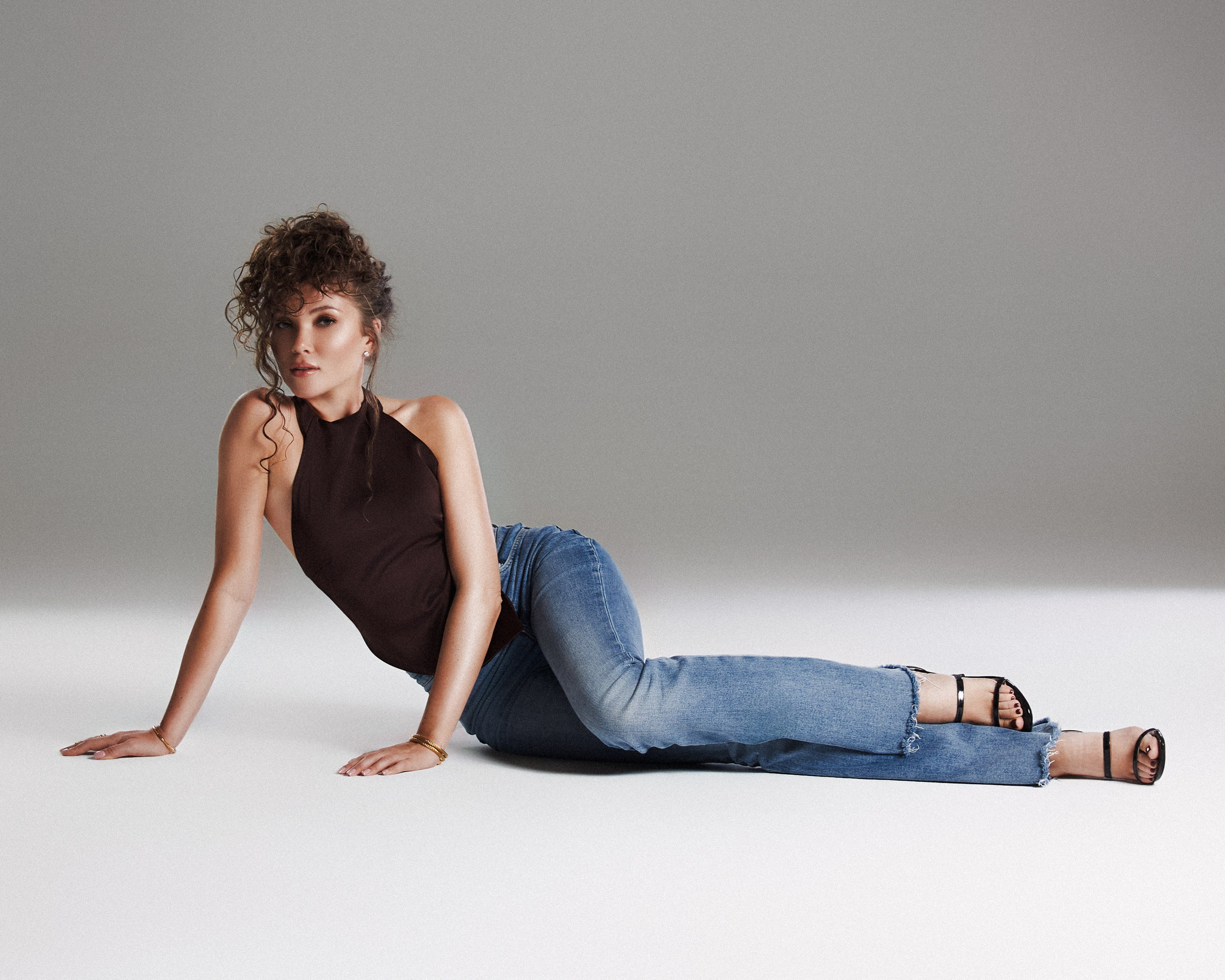 INDIVIDUAL & CREATIVE. VERONIKA TIKHOMIROVA | PHOTOGRAPHER