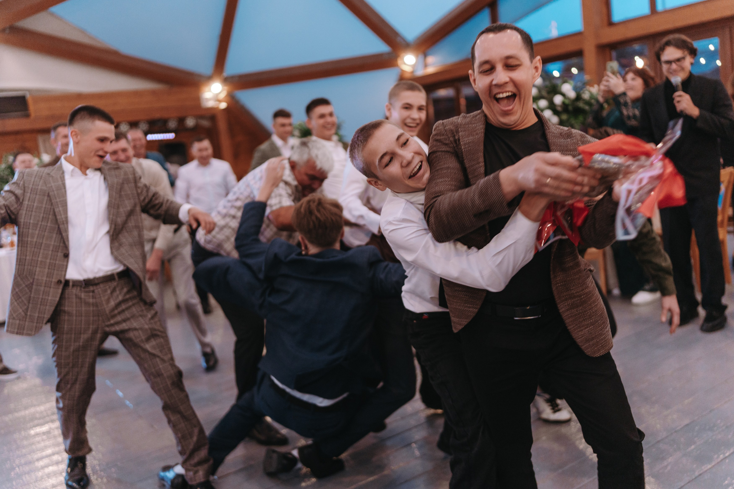 КАФЕ М5 / ХОТИМ ЕДИМ / БОГДАН НАСЫРОВ / ИЛЬНАР АХМАДУЛЛИН