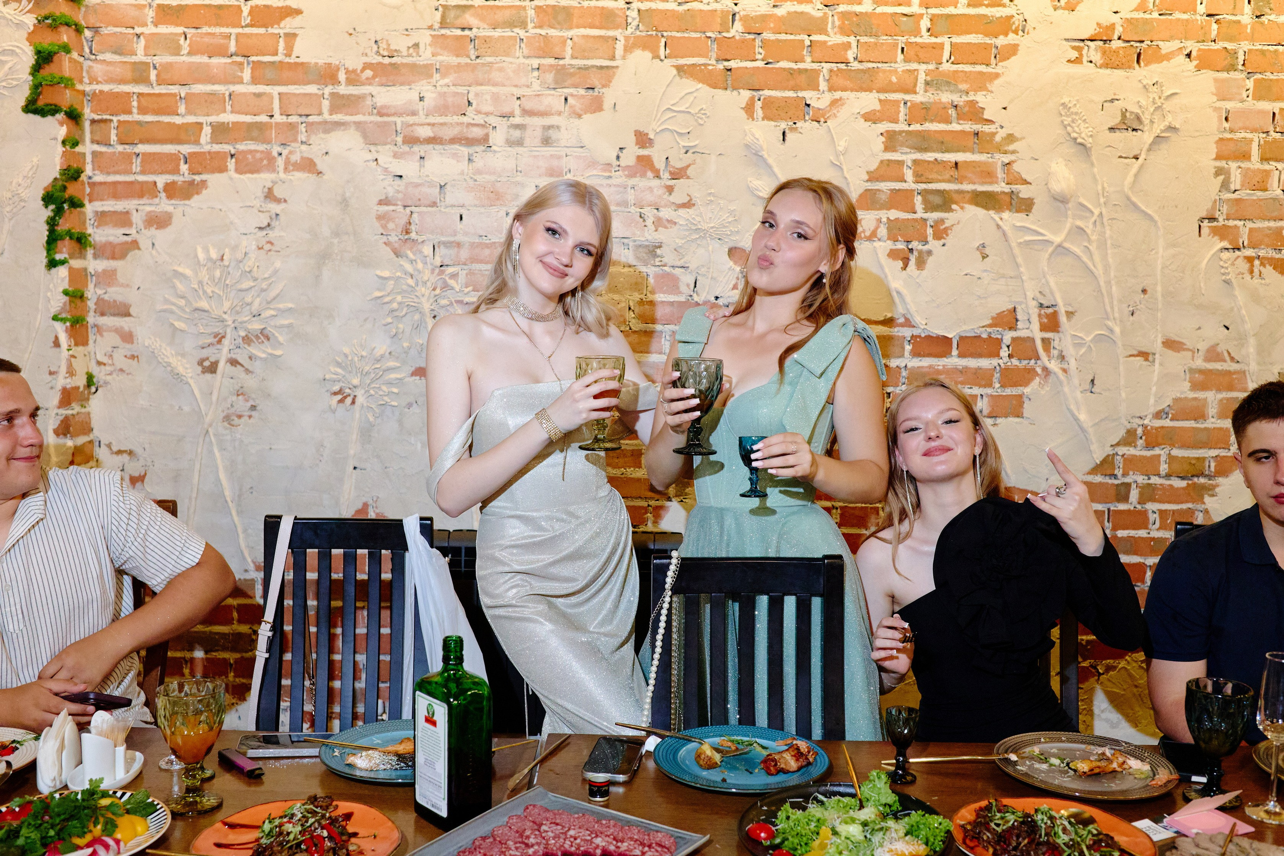 Выпускной 35 Сош. Фотограф Выпускные альбомы Таганрог Сергей Коробченко