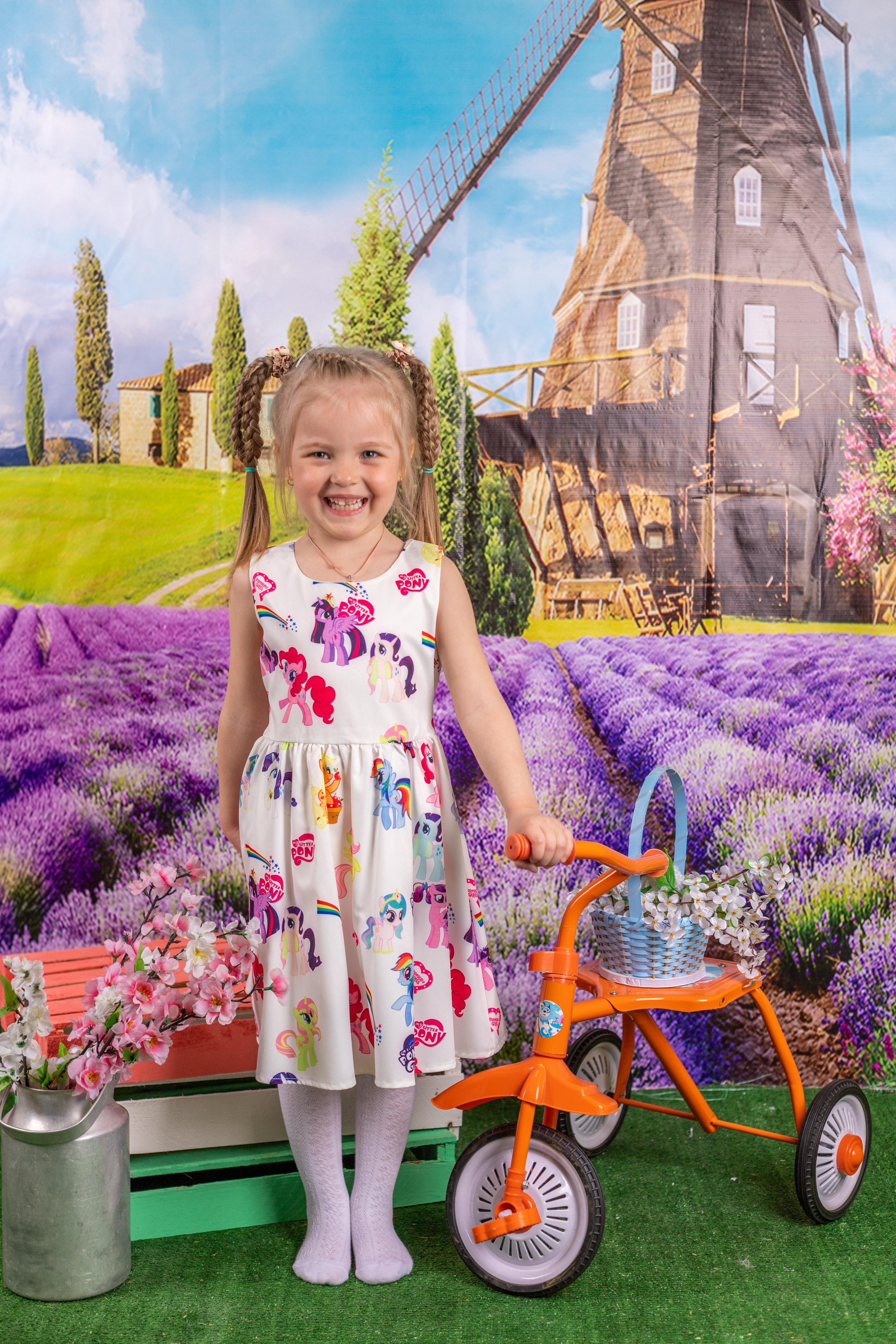 Весенняя фотосессия. Альбомы с самого детства. +79237847111