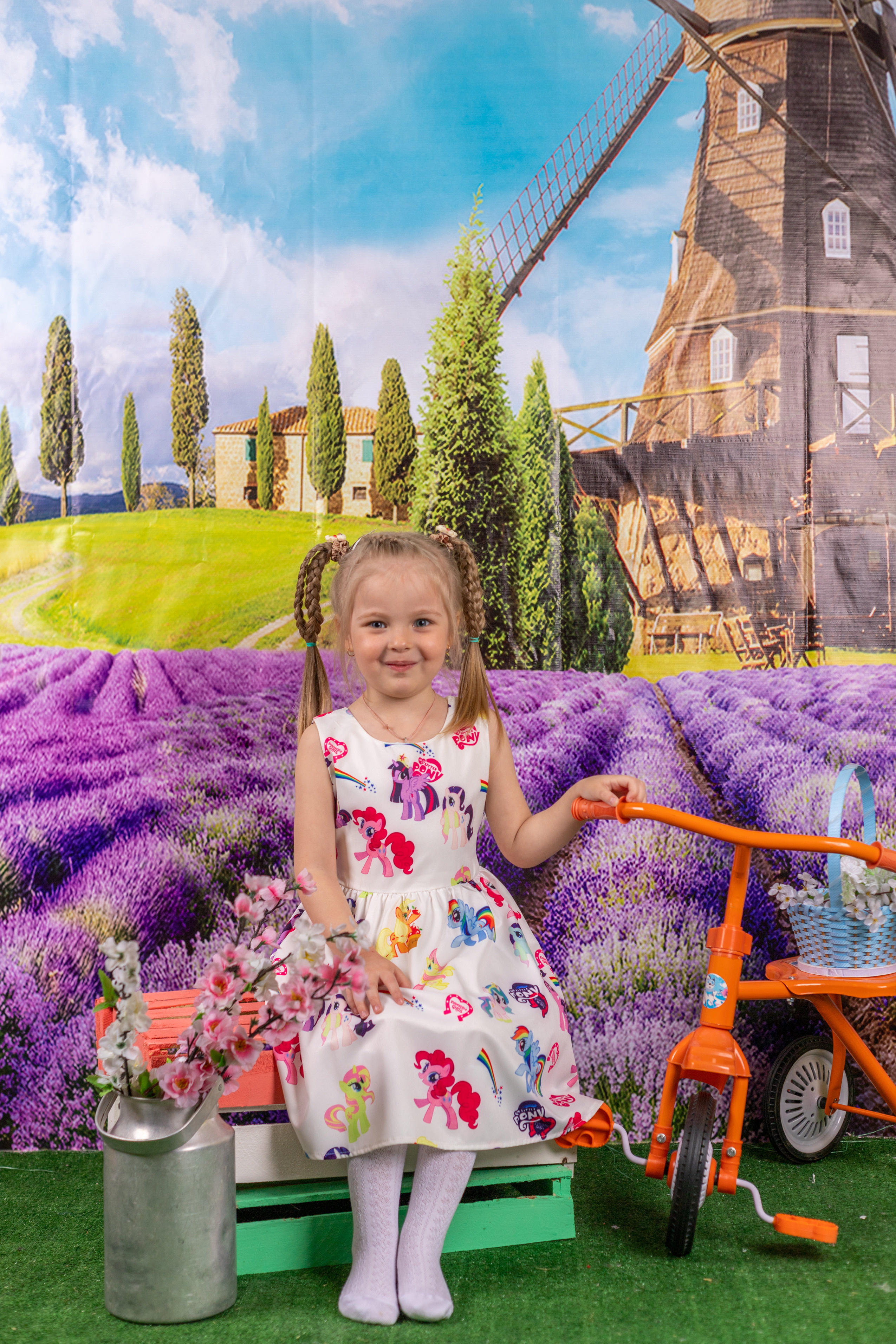 Весенняя фотосессия. Альбомы с самого детства. +79237847111