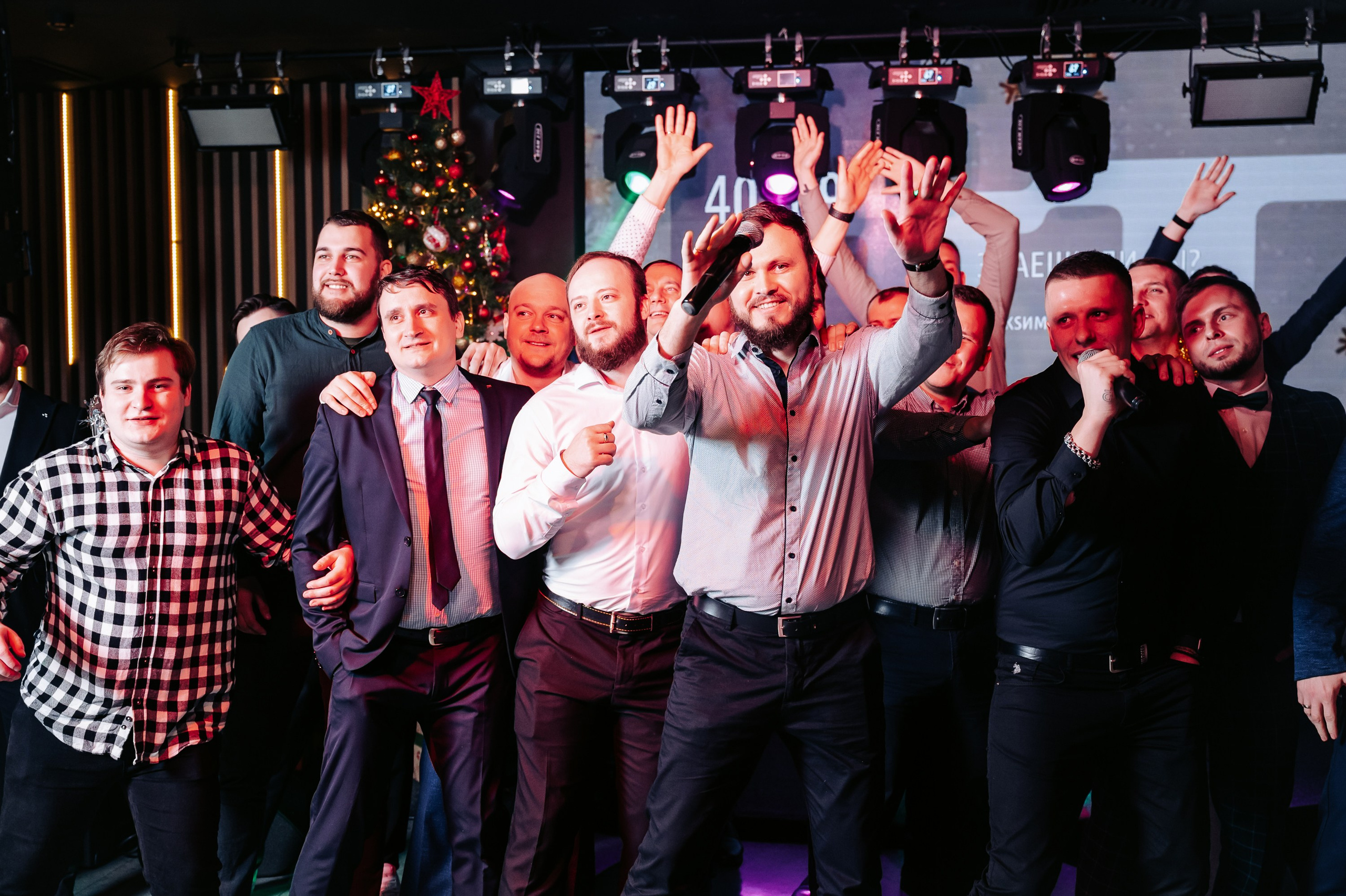 Новогодний корпоратив в караоке баре. Фотограф Дмитрий Сермяжко