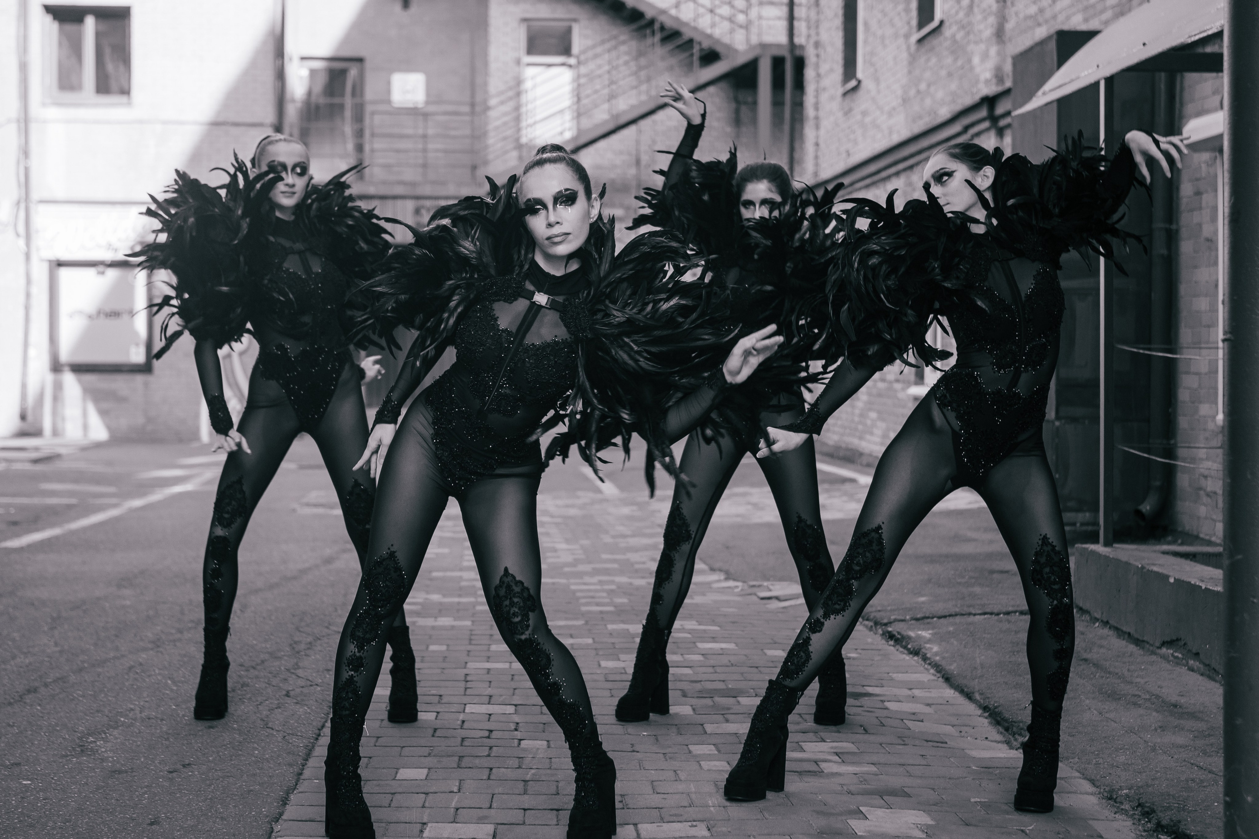 Вороны Circus Zone. Фотограф / видеограф в Москве и Сочи Sofia Riversong