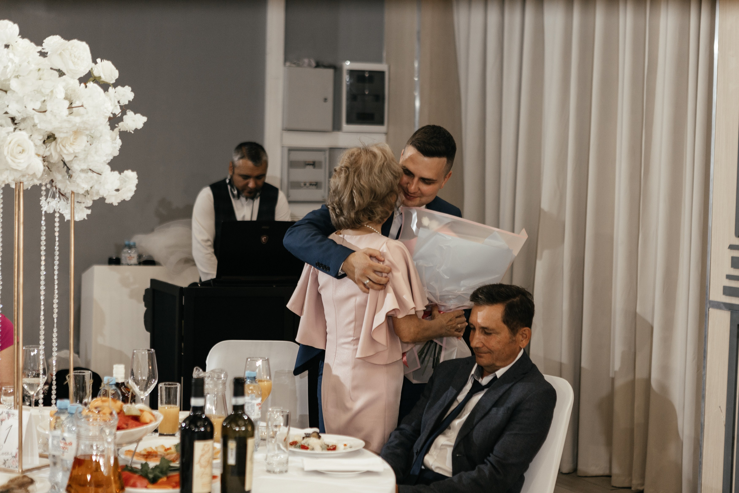 Свадебный фотограф Уфа — Руслан ГабдлисламовЖивые эмоции, красивые кадры, воспоминания на всю жизнь.Работаю по всей Республике Башкортоста. Свадебный фотограф Уфа Руслан Габдлисламов