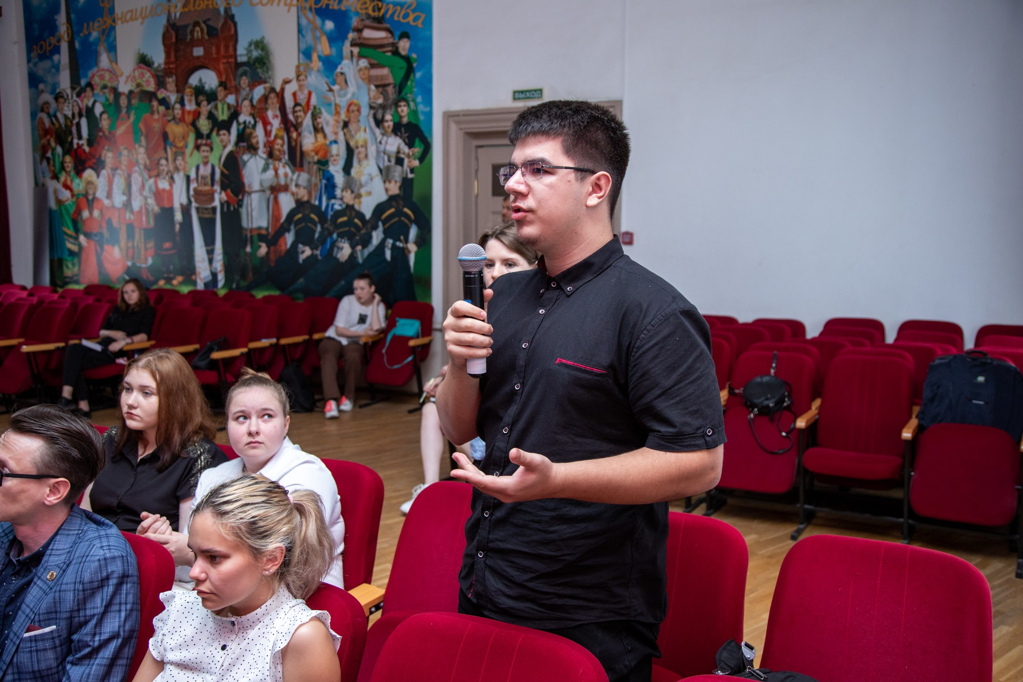 Встреча с победителями грантов «Росмолодёжи». Репортажный, промышленный и маркетплейс-фотограф Дмитрий Чернат