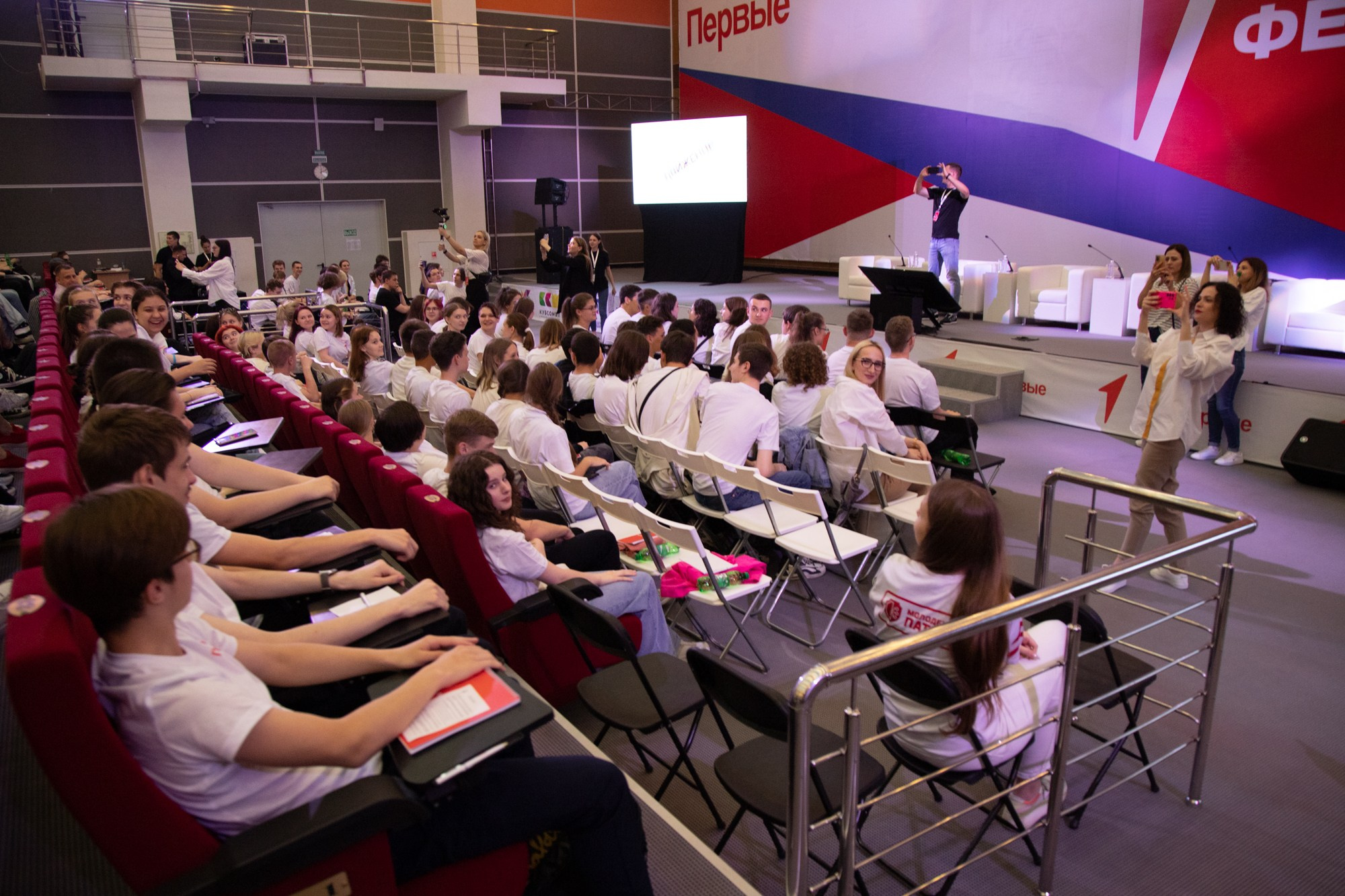 Первый фестиваль Движения Первых в Краснодаре. Репортажный, промышленный и маркетплейс-фотограф Дмитрий Чернат