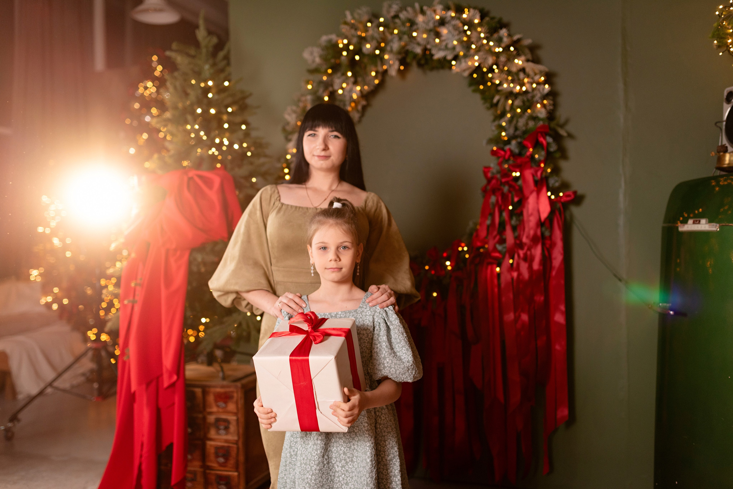 Семейная фотосессия в зале Невский фотостудии Питер. Детский и семейный фотограф в Сургуте и Нефтеюганске Анна Старцева