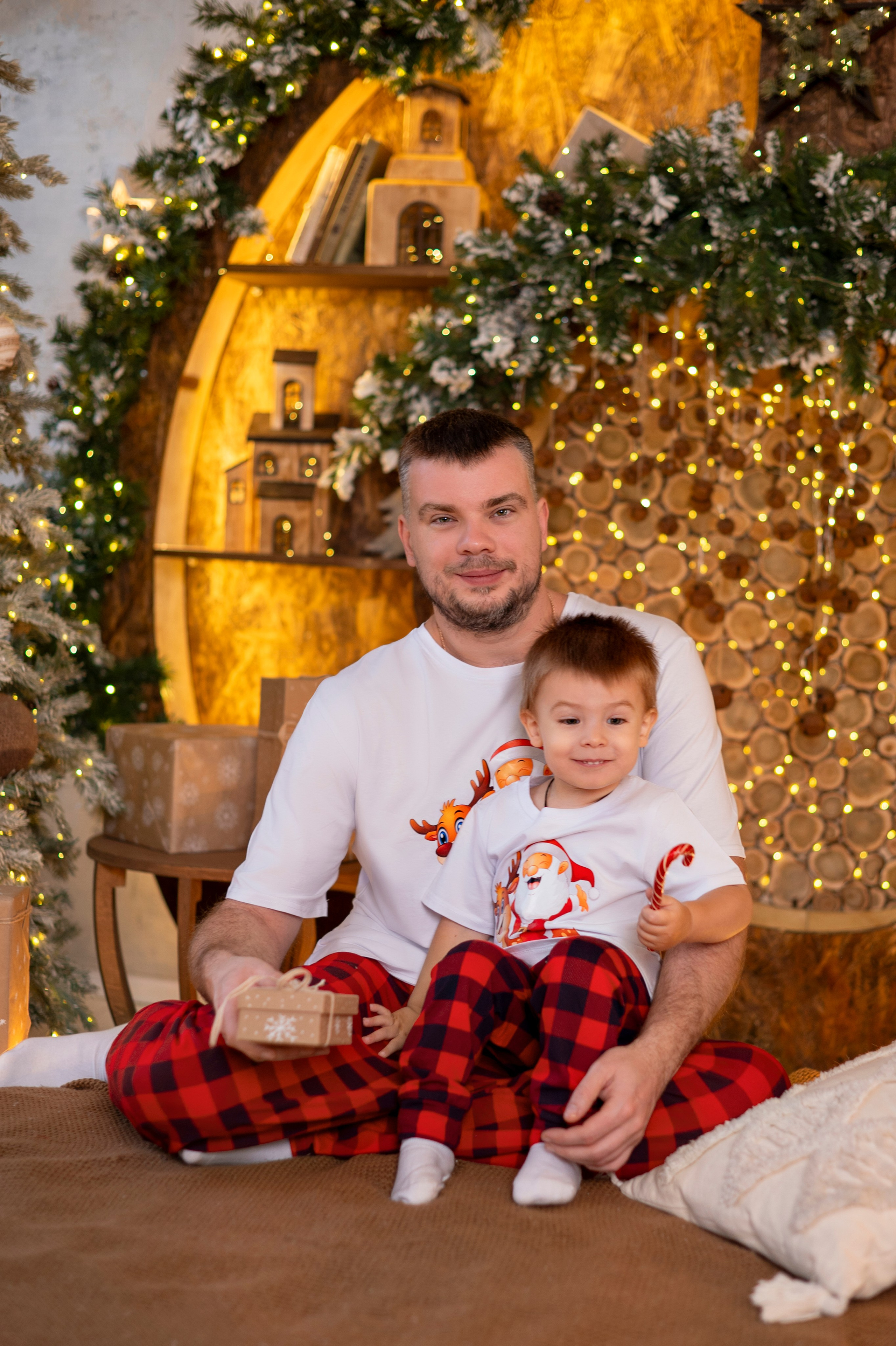 Семейная фотосессия студия Леонардо. Детский и семейный фотограф г. Москва Оксана Катаджи