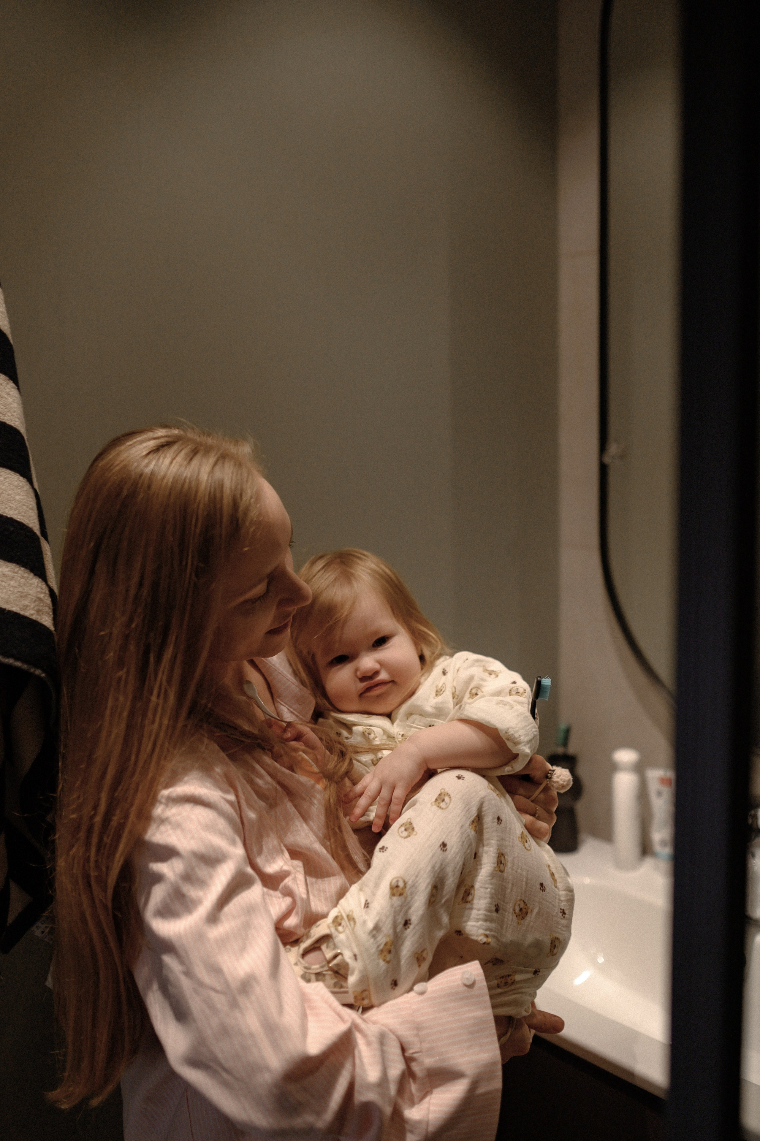 Даша и Варя дома. Семейный и свадебный lifestyle-фотограф в Москве Мария Петрова