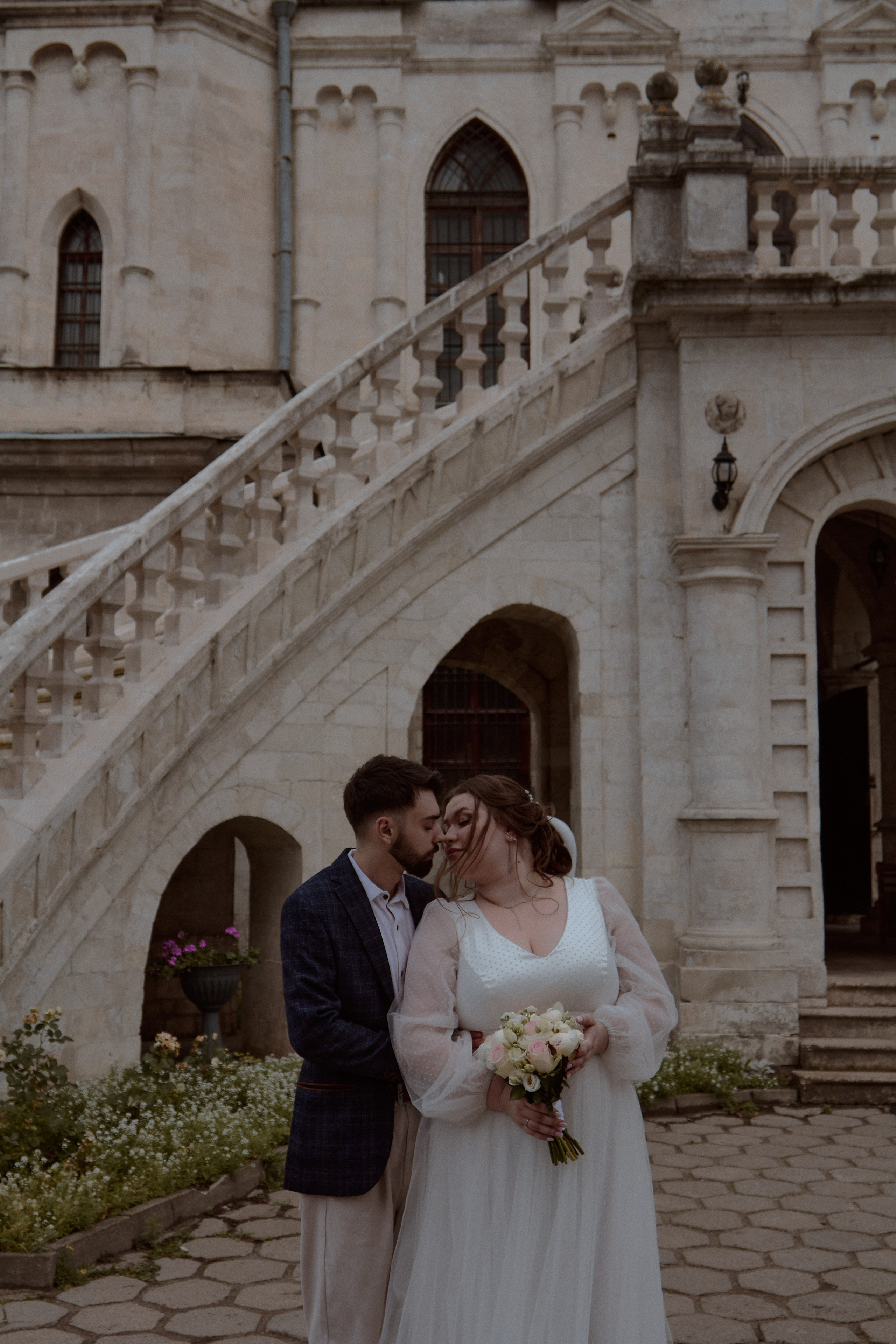 Виктория и Даниэль. Владимирский храм. Фотограф лавстори Москва/МО Приятелева Ангелина