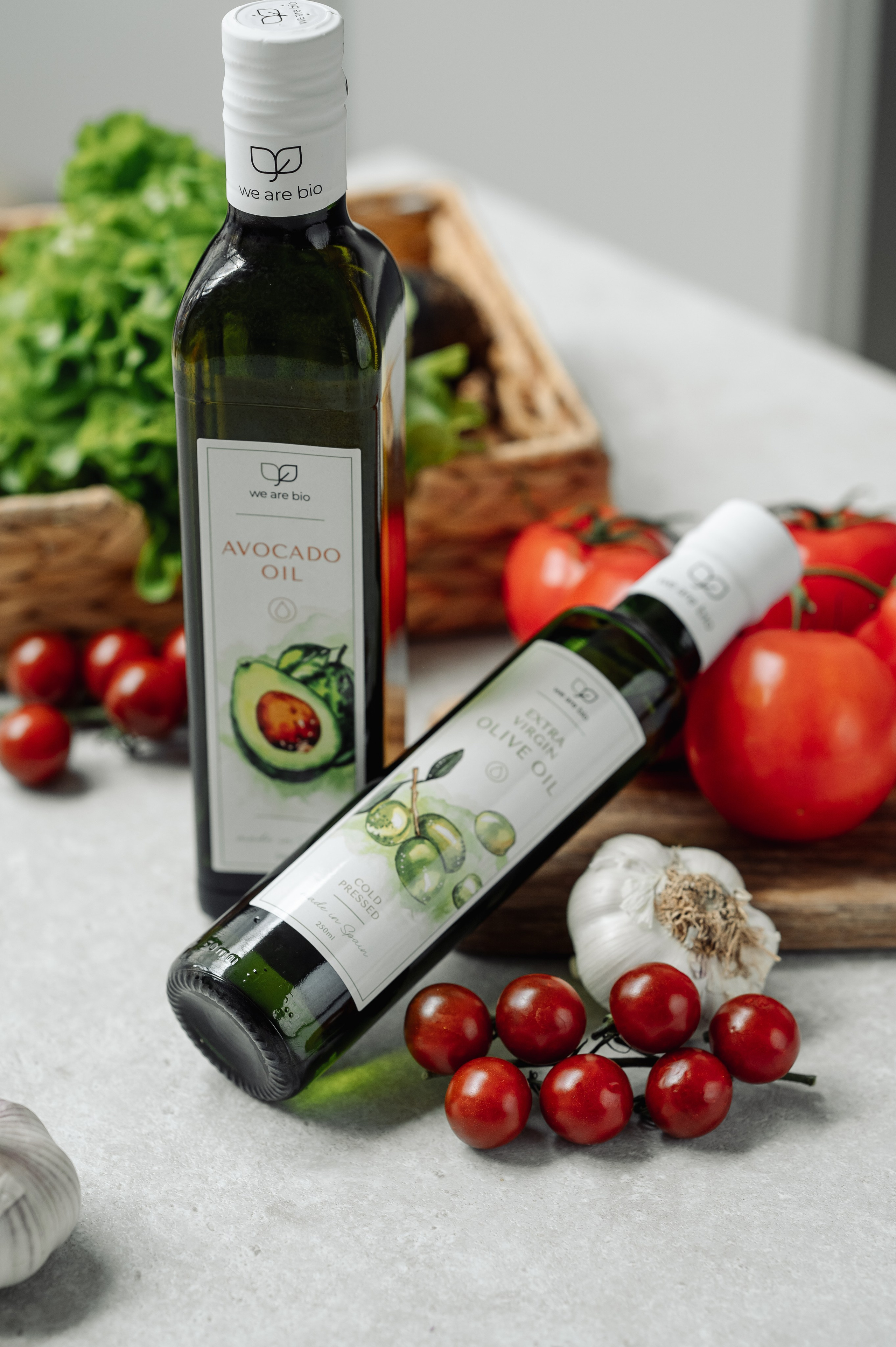 Съемка оливкового масла для маркетплейсов (Wildberries, Ozon, Яндекс.Маркет). Фотограф товаров для соцсетей - инстаграм, вконтакте. Контент-фотограф в Москве Хныкина Лена