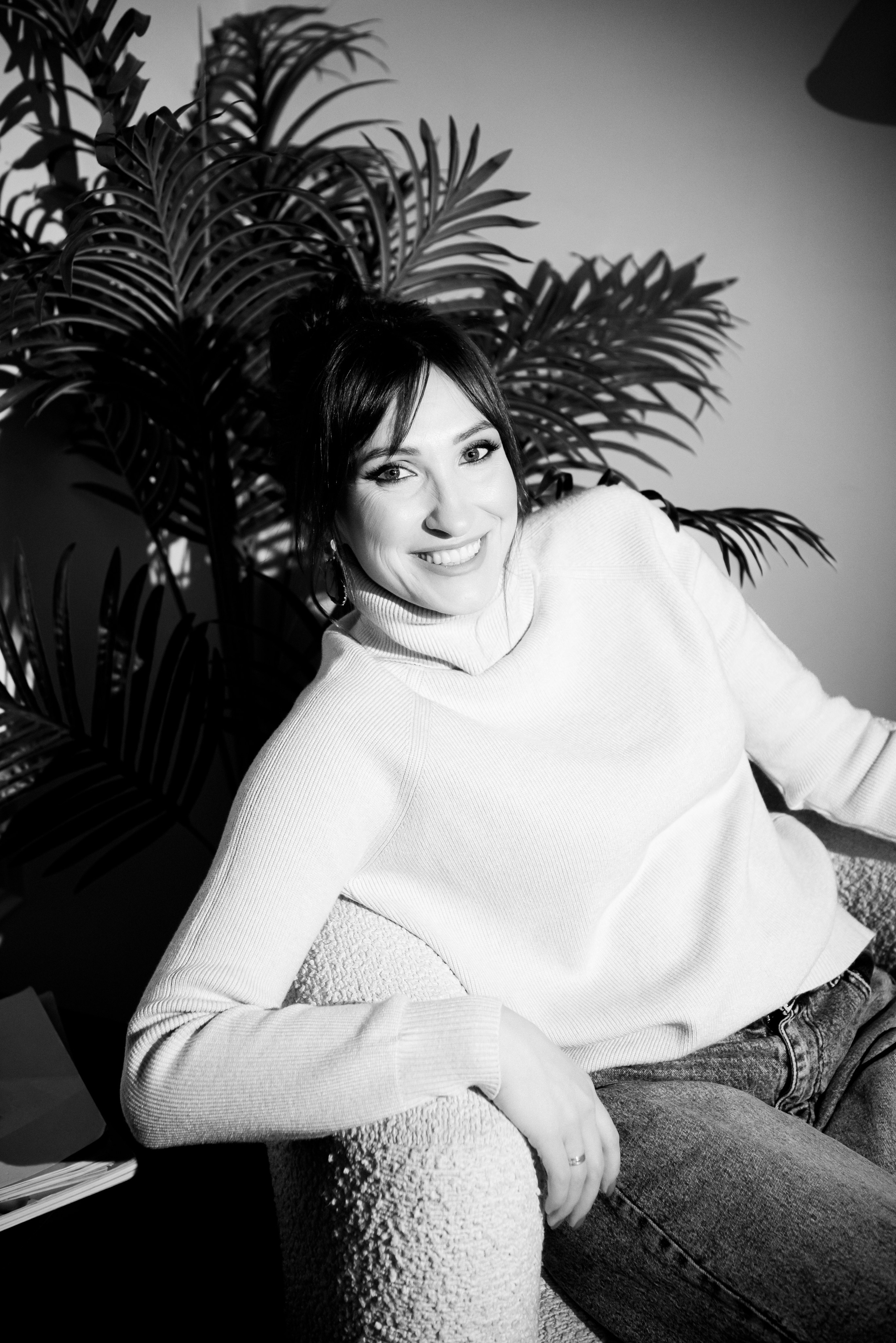 Индивидуальная фотосессия для девушки в студии Волгоград. Фотограф в Волгограде и Волжском Александр Горбань