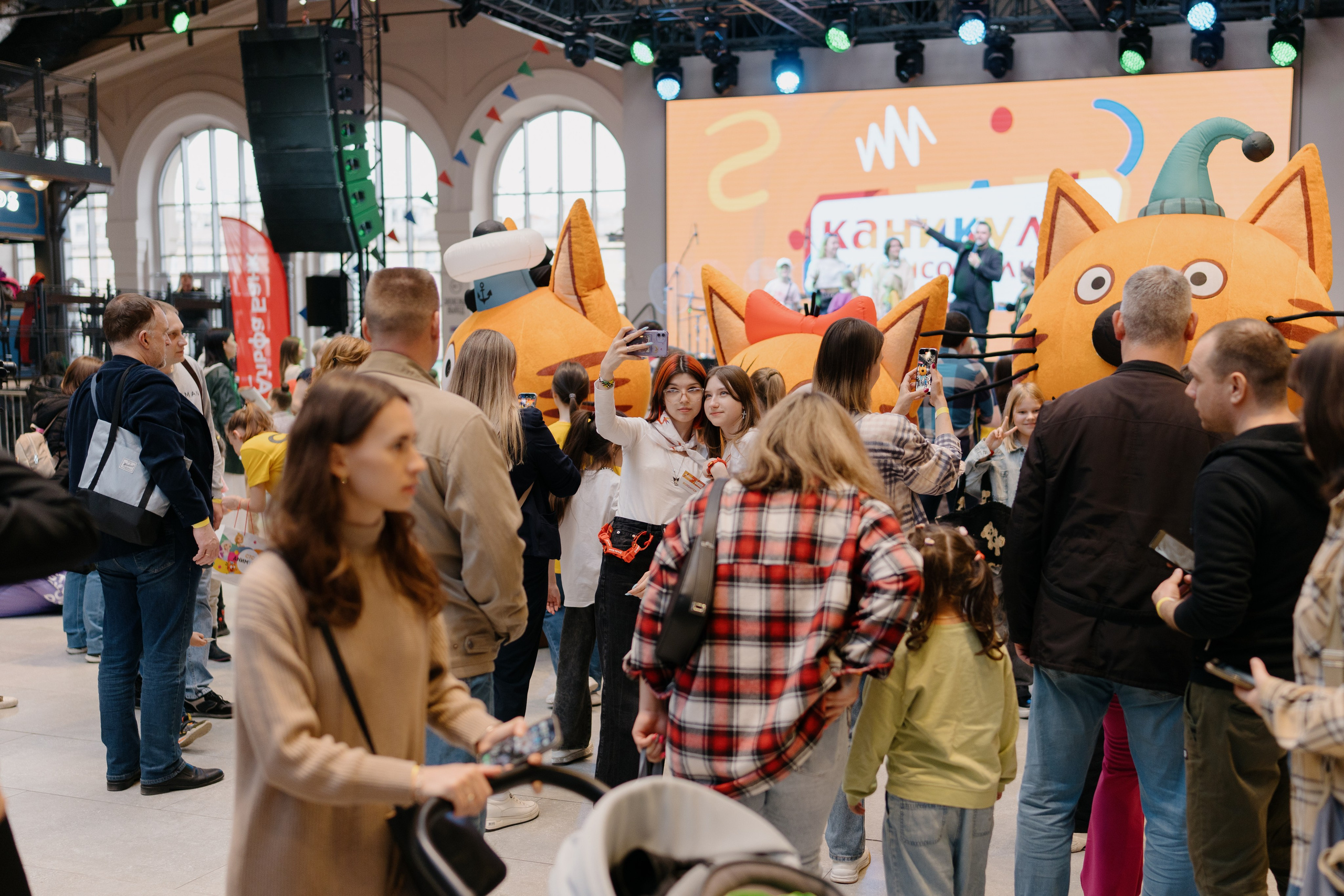 Три кота на «Каникулы с Комсомолкой» 04.05.24. Свадебный и семейный фотограф в Санкт-Петербурге Дмитрий Панин