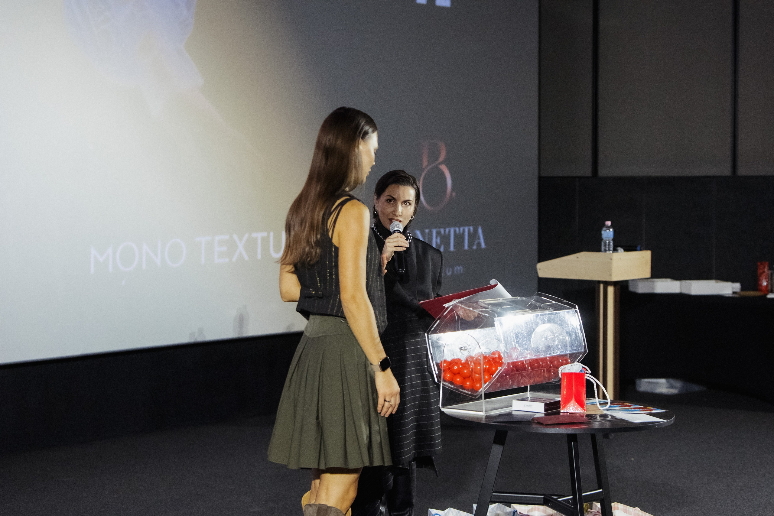 ФЭШН КОНФА. СВОИ. ФОТООТЧЕТЫ-СОБЫТИЯ-МЕСТА