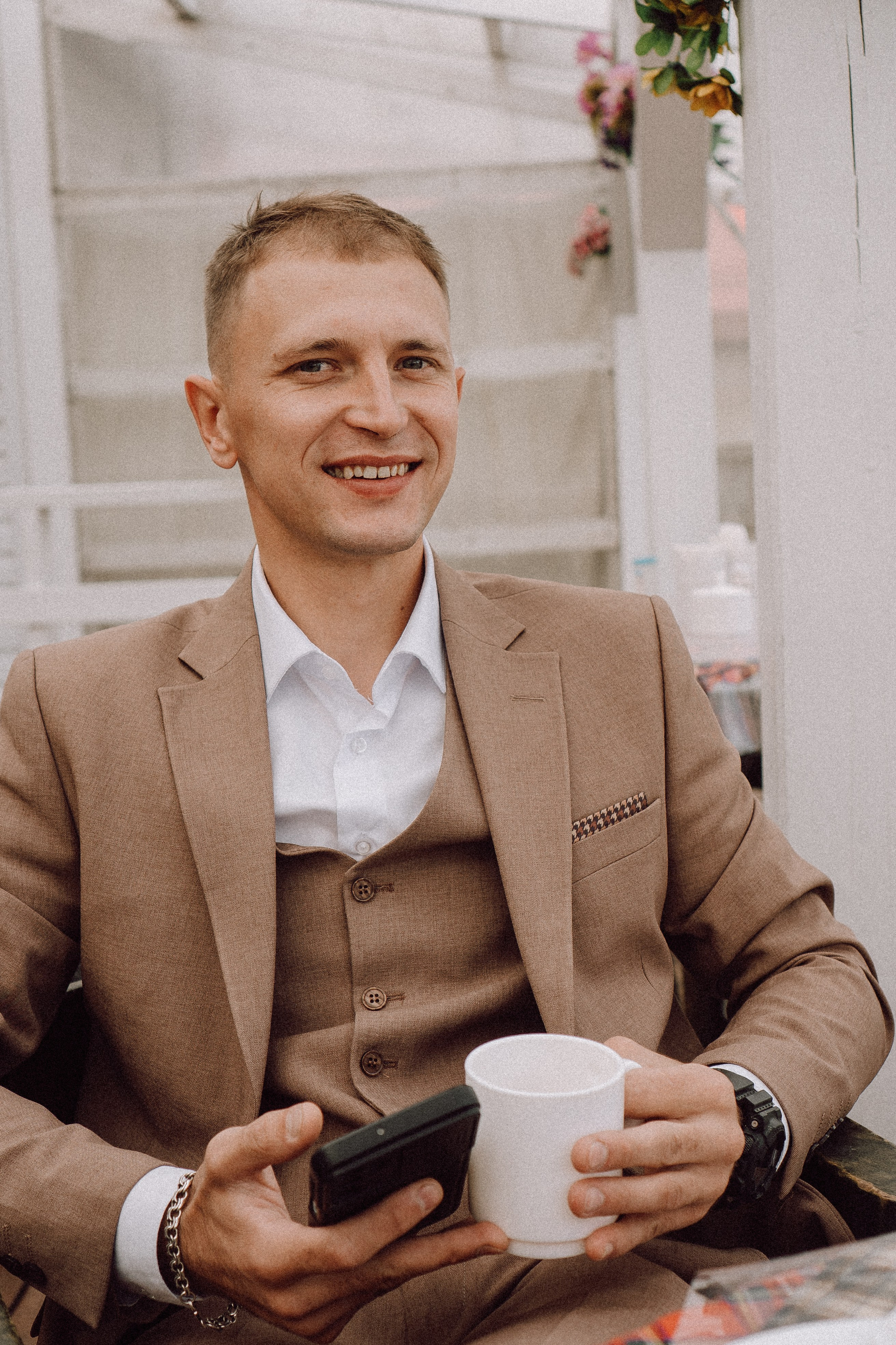 СВАДЕБНАЯ ФОТОСЕССИИЯ ПАРЫ В ГОРОДЕ ПРИОЗЕРСК В СОСНОВОМ ЛЕСУ И С ПИКАПОМ. Профессиональный фотограф, Санкт-Петербург — Виктория Богомолова