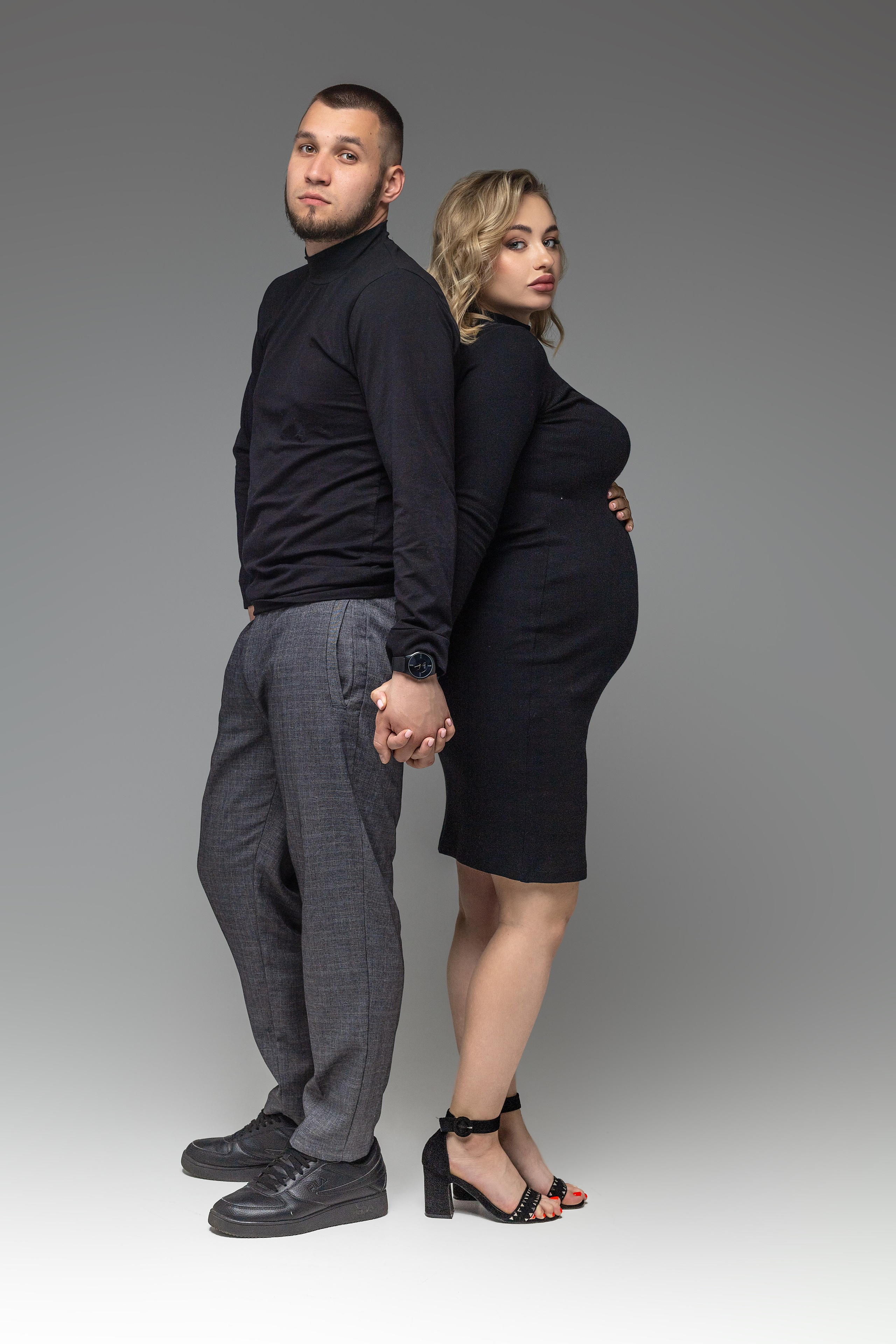 Беременность на белом фоне. Ирина Мезенцева | Женский и предметный фотограф | г. Омск