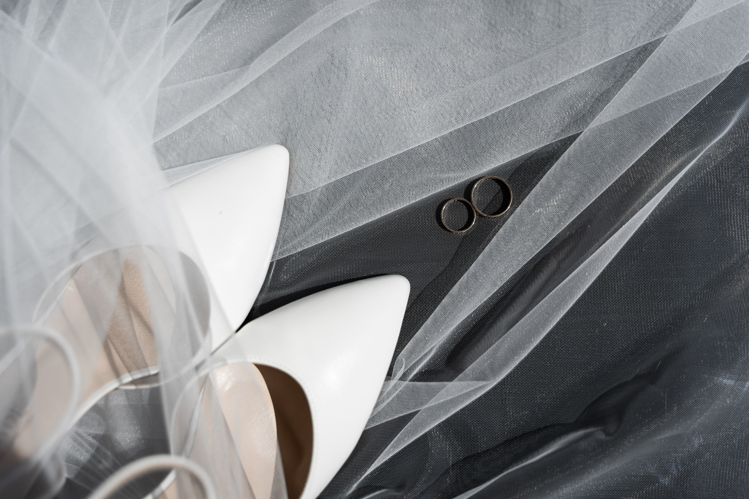 Свадебная фотосессия в Екатеринбурге, фотосессия у Оперного театра, сборы в отеле. Фотограф Татьяна Мамонтова